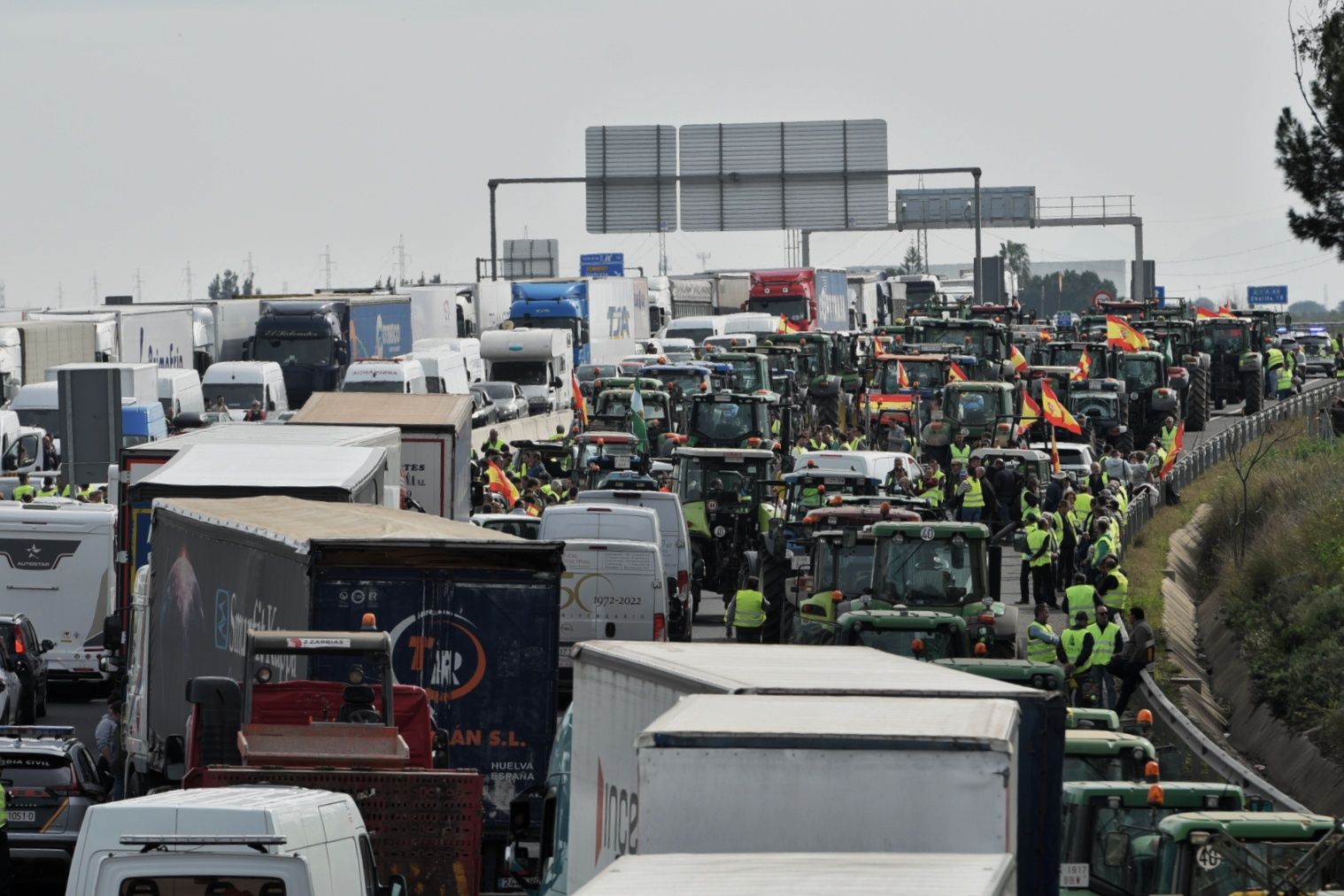 Sequía y Agenda 2030. Corte de los agricultores en los accesos a Sevilla.