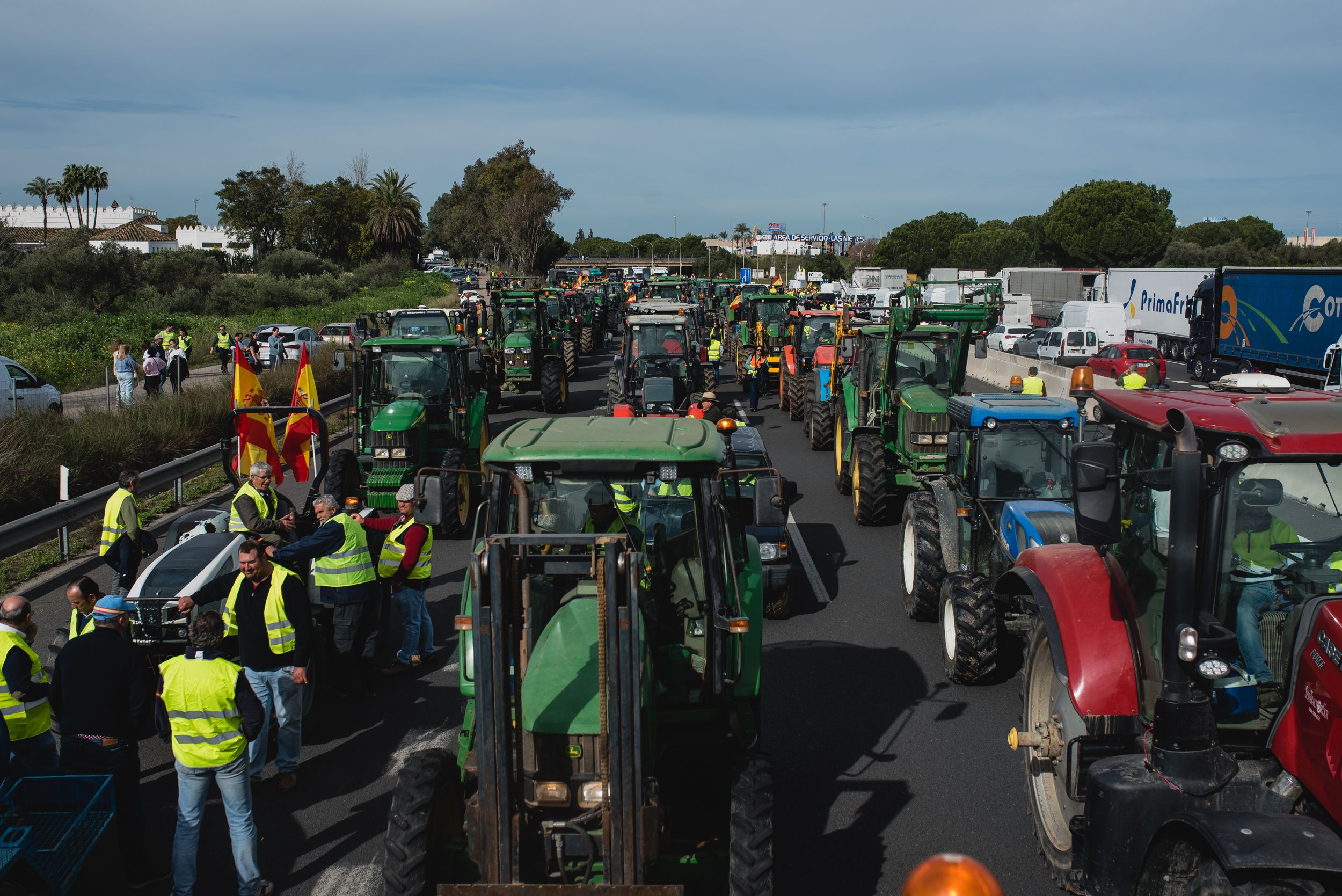 Imagen de una protesta de agricultores en Sevilla el 14 de febrero. Imagen de una protesta de agricultores en Sevilla el 14 de febrero.
