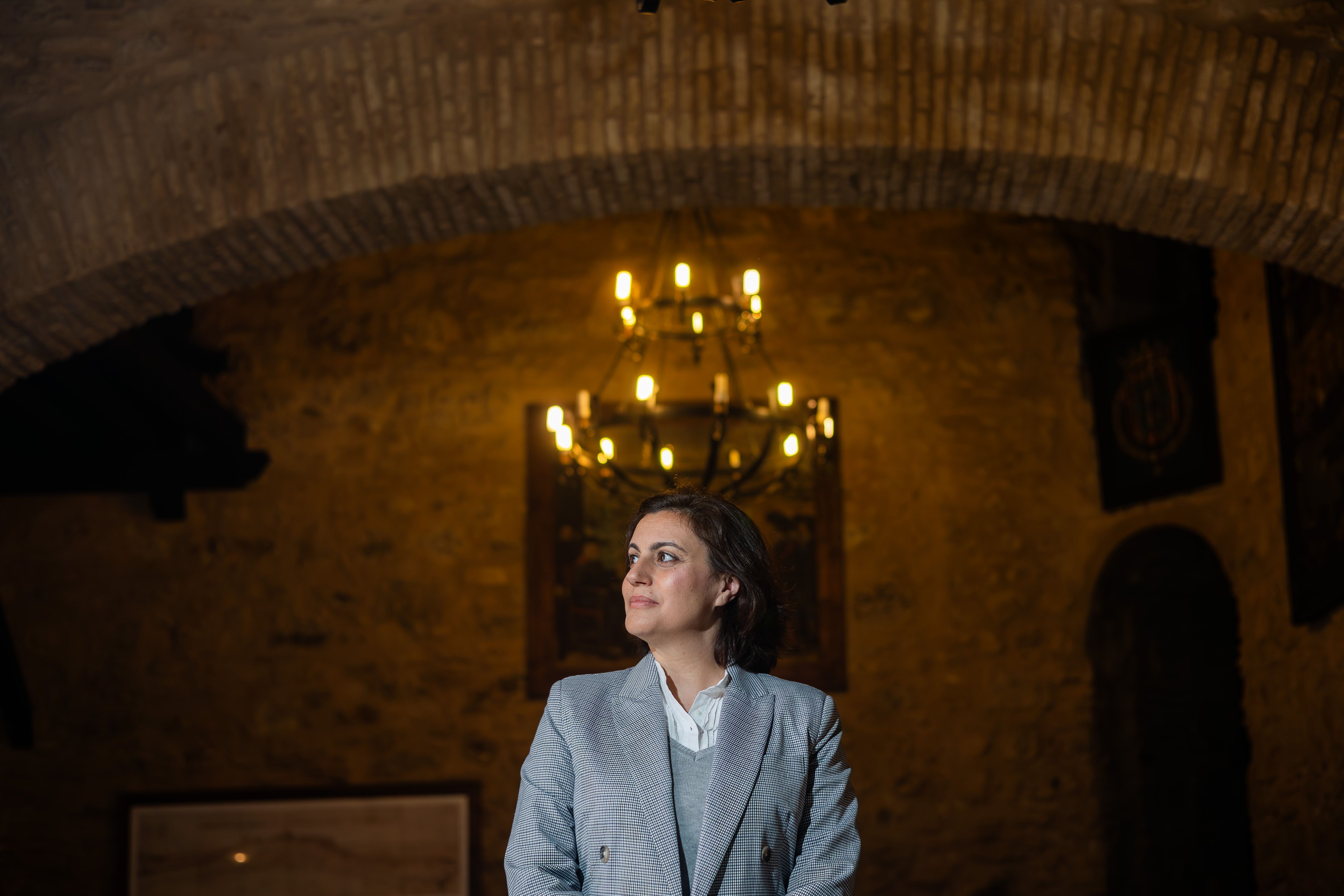 Carmen, en el interior del Castillo de Santiago.