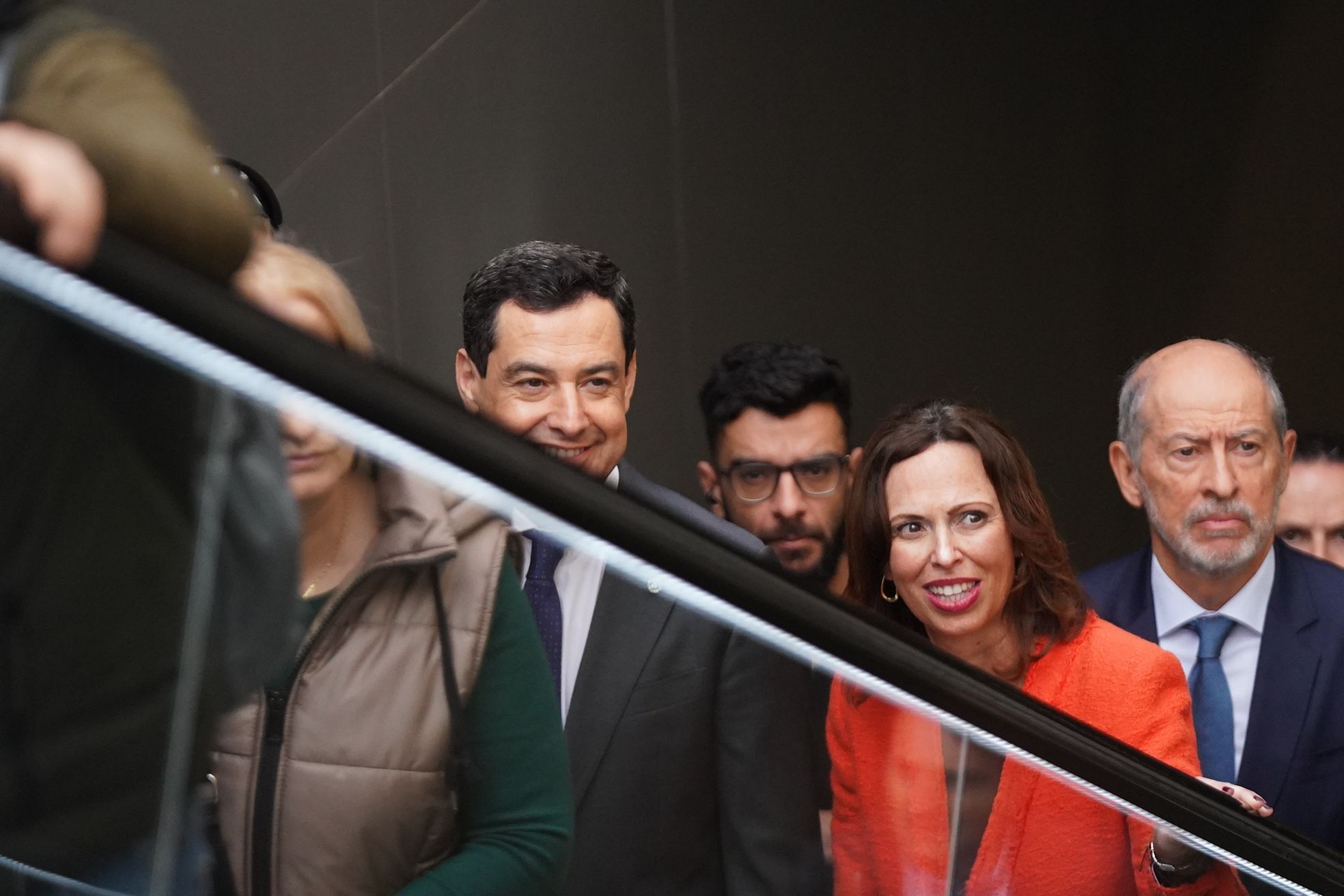 El presidente de la Junta en el Metro de Málaga este jueves.