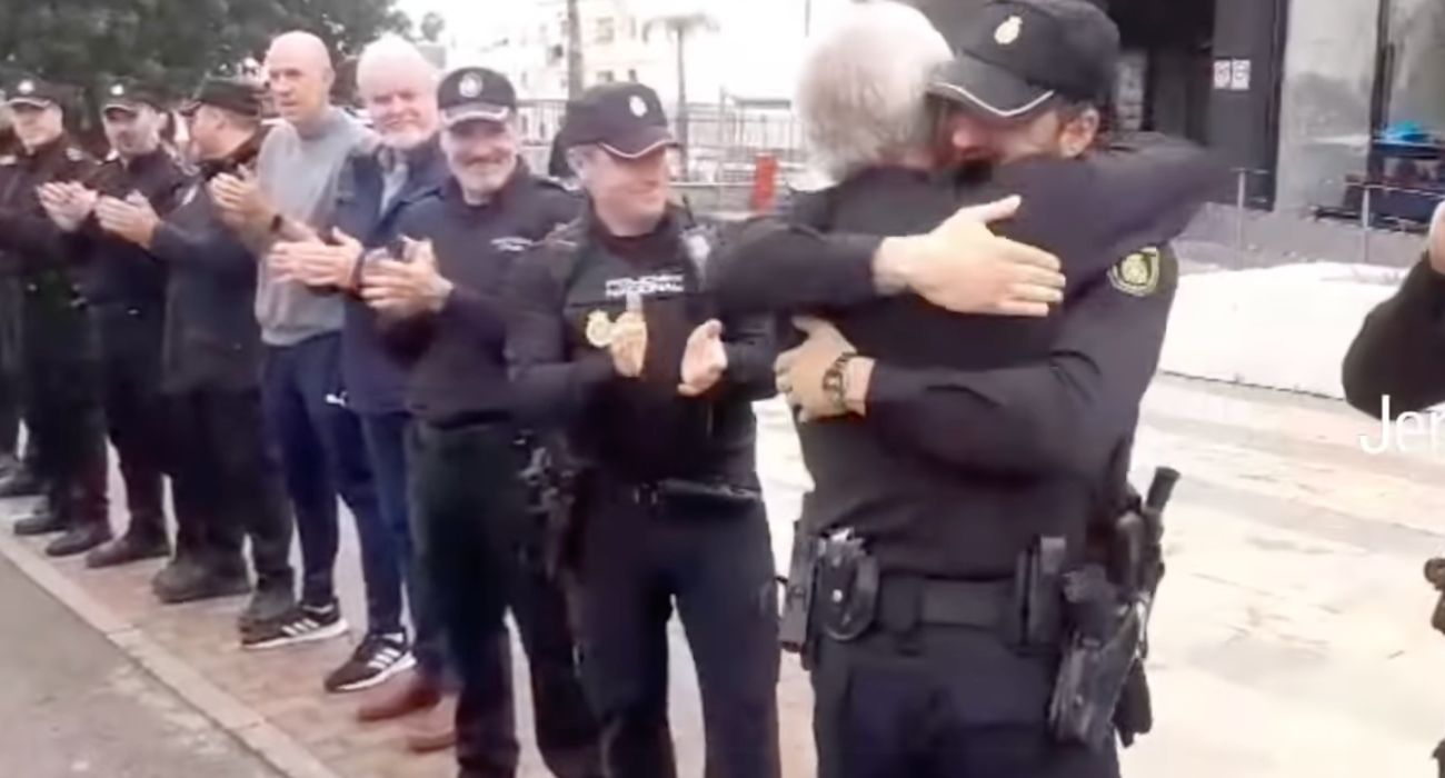 El emotivo homenaje de la Policía Nacional a Diego.