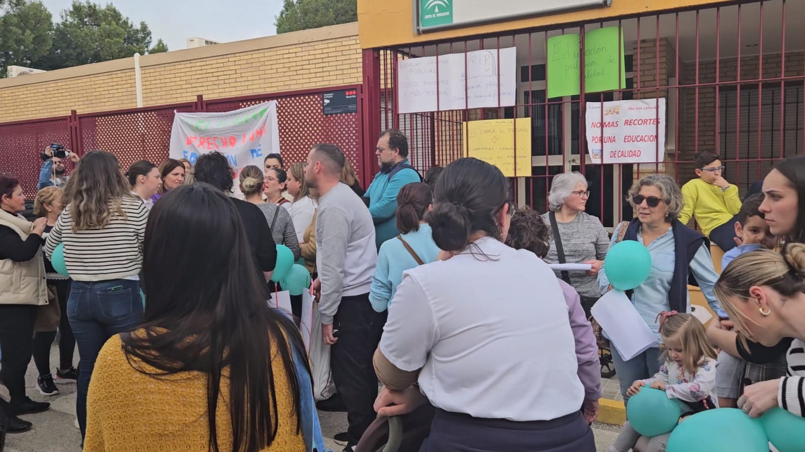 Las escuelas infantiles de Morón de la Frontera, en Sevilla, denuncian falta de personal