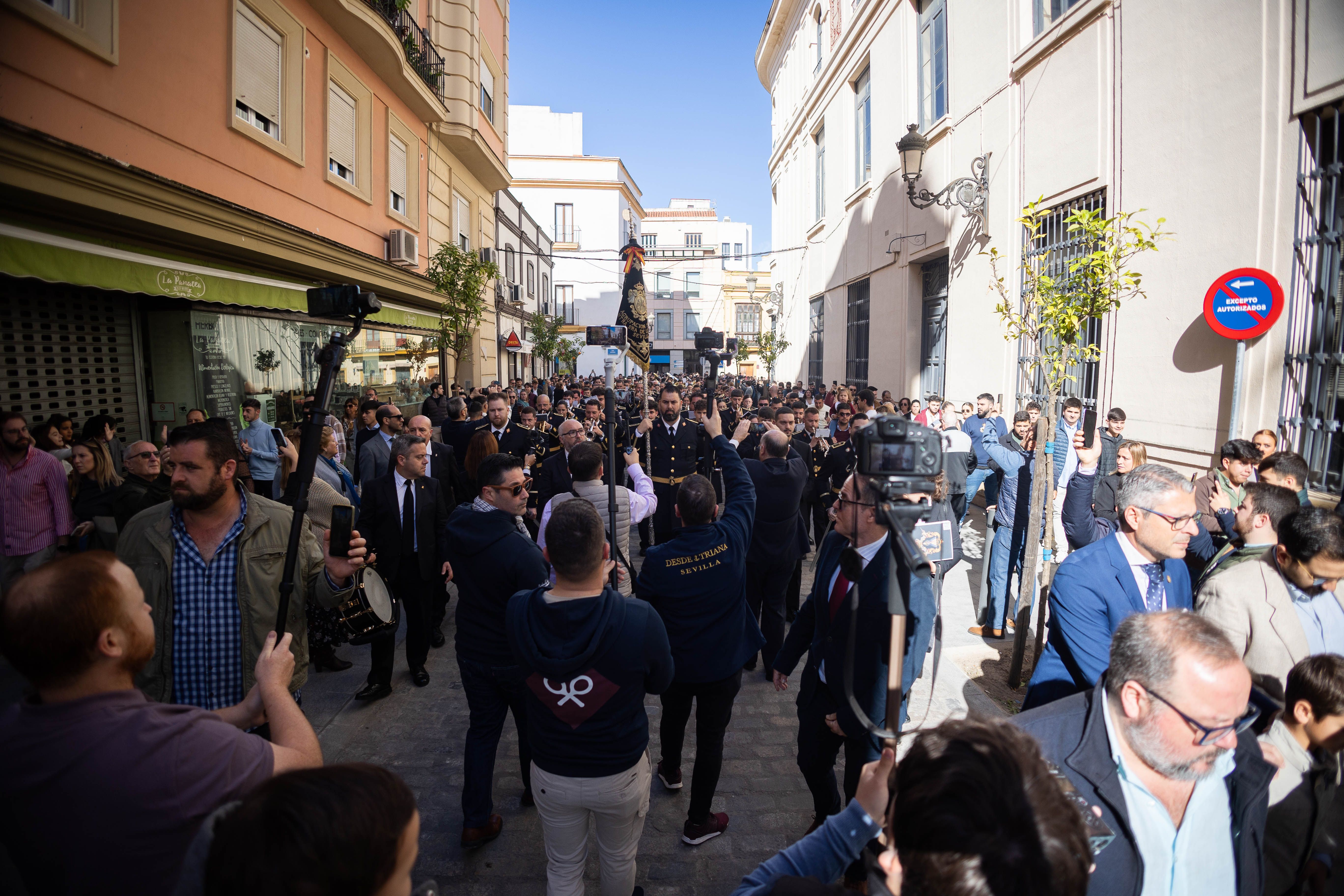Pasacalles por el centro de Jerez el pasado año con la banda Virgen de los Reyes.