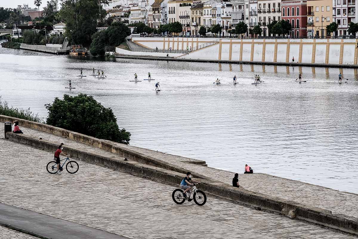 Desescalada en Sevilla, en días pasados. FOTO: JOSÉ LUIS TIRADO (www.joseluistirado.es)