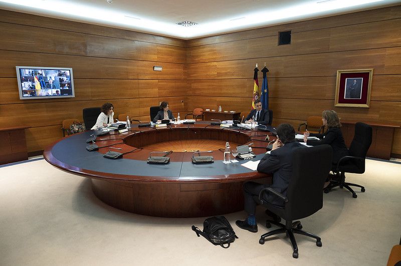 Pedro Sánchez preside un Consejo de Ministros reducido. FOTO: MONCLOA
