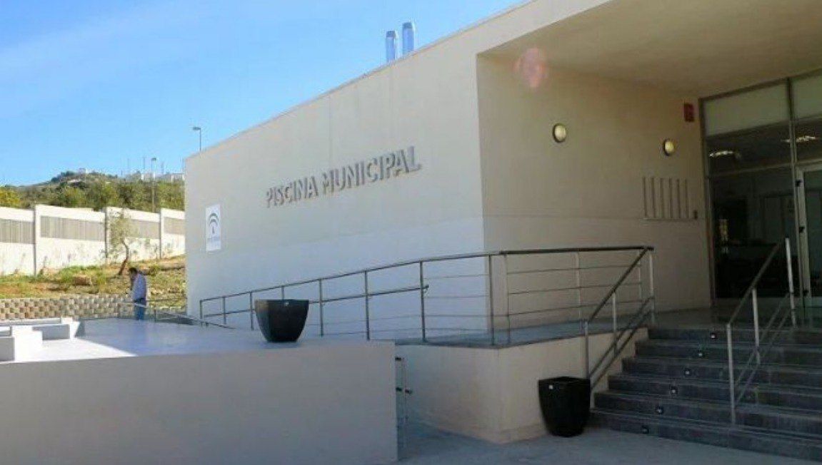 Piscina del complejo del Prado de la Feria en Medina Sidonia.