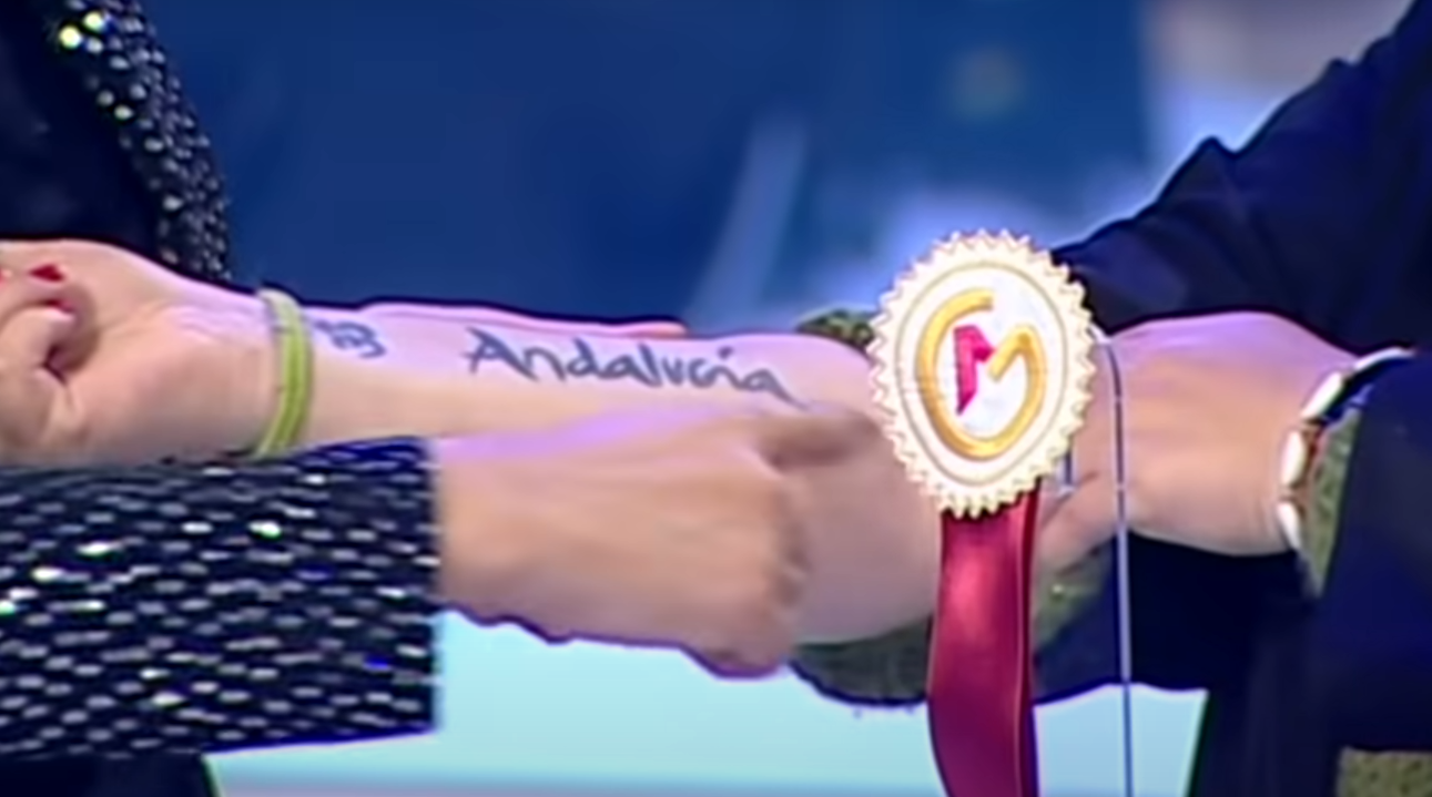 El tatuaje de Andalucía que tenía Vanesa, que mostró en Canal Sur.