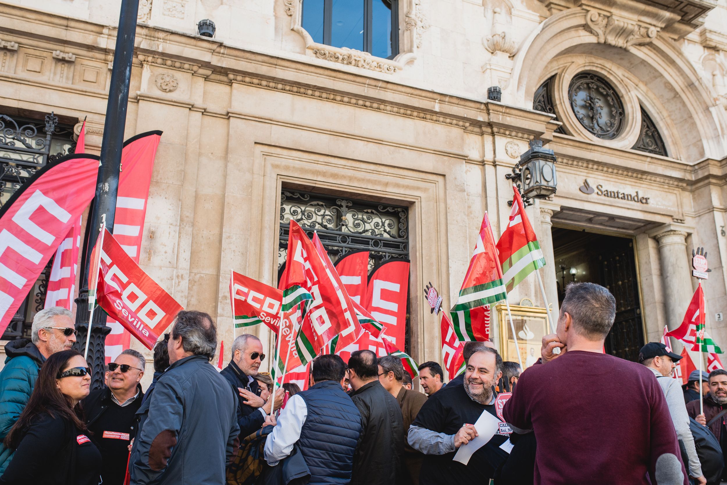 PROTESTA SINDICATOS CONVENIO COLECTIVO BANCA BANCOS BANCO SEVILLA 3