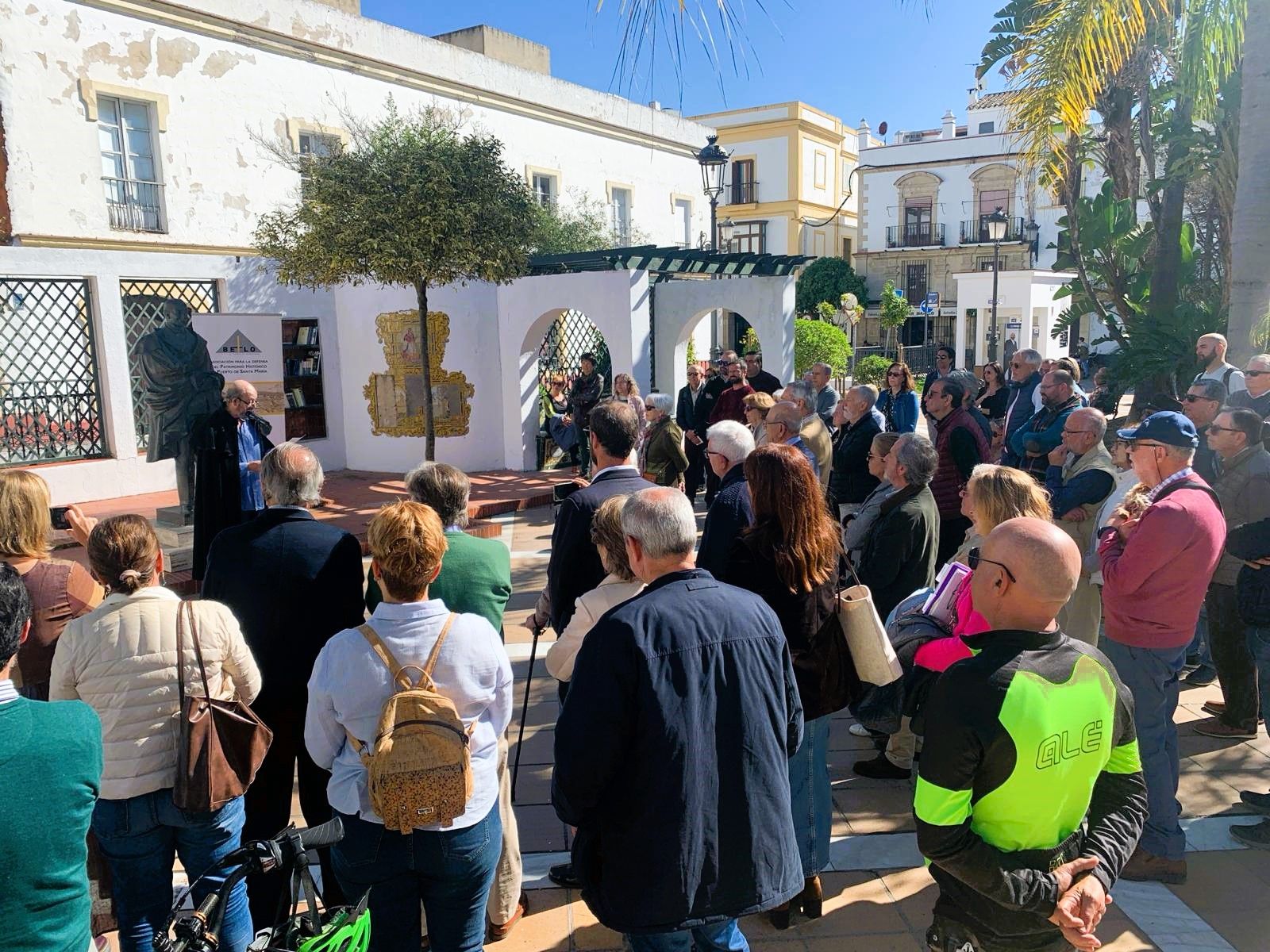 Acto reivindicativo en la Plaza Isaac Peral.