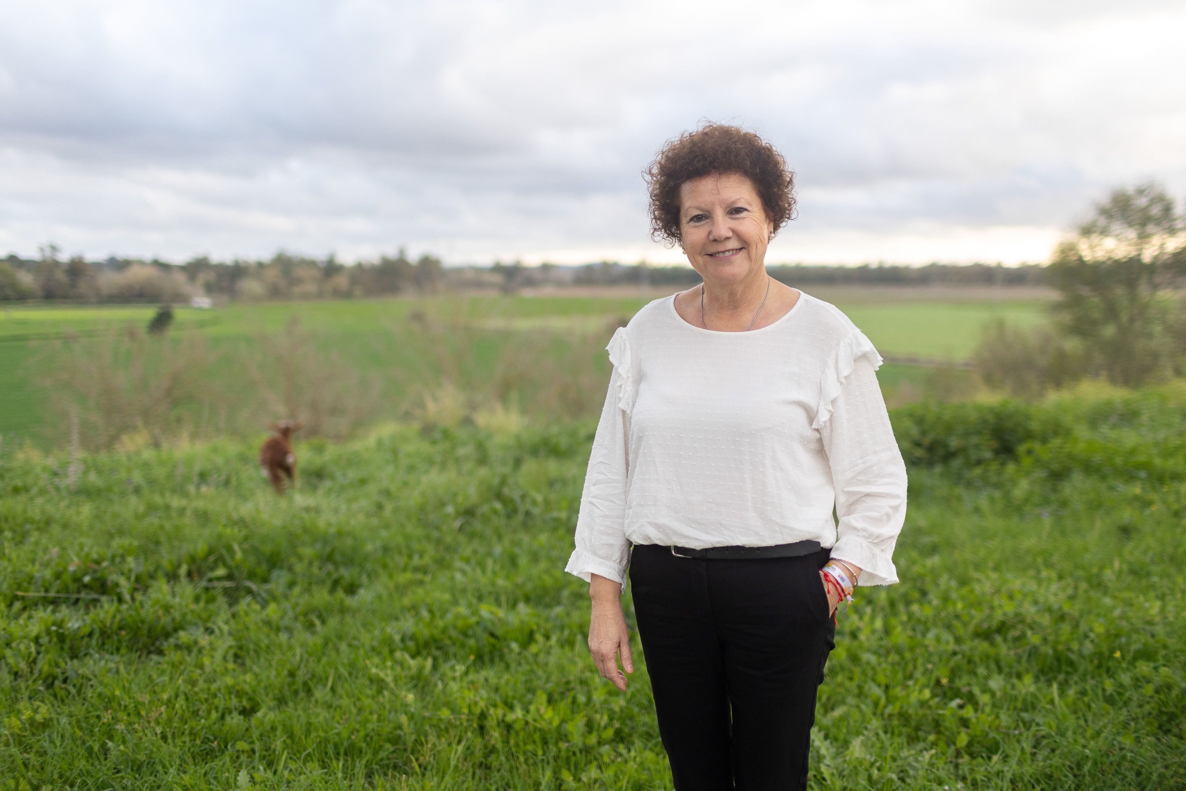 Rocio Ocaña con un paisaje de Jerez rural de fondo. 