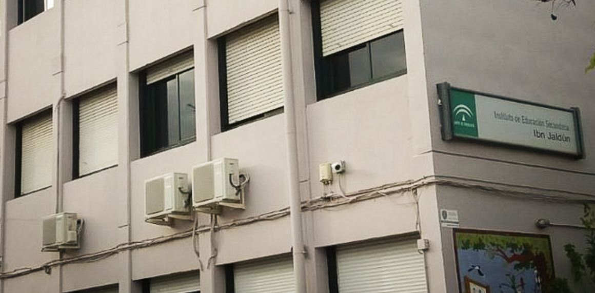 El instituto IES Ibn Jaldún, donde tuvo lugar el incidente por el que una menor acabó herida.