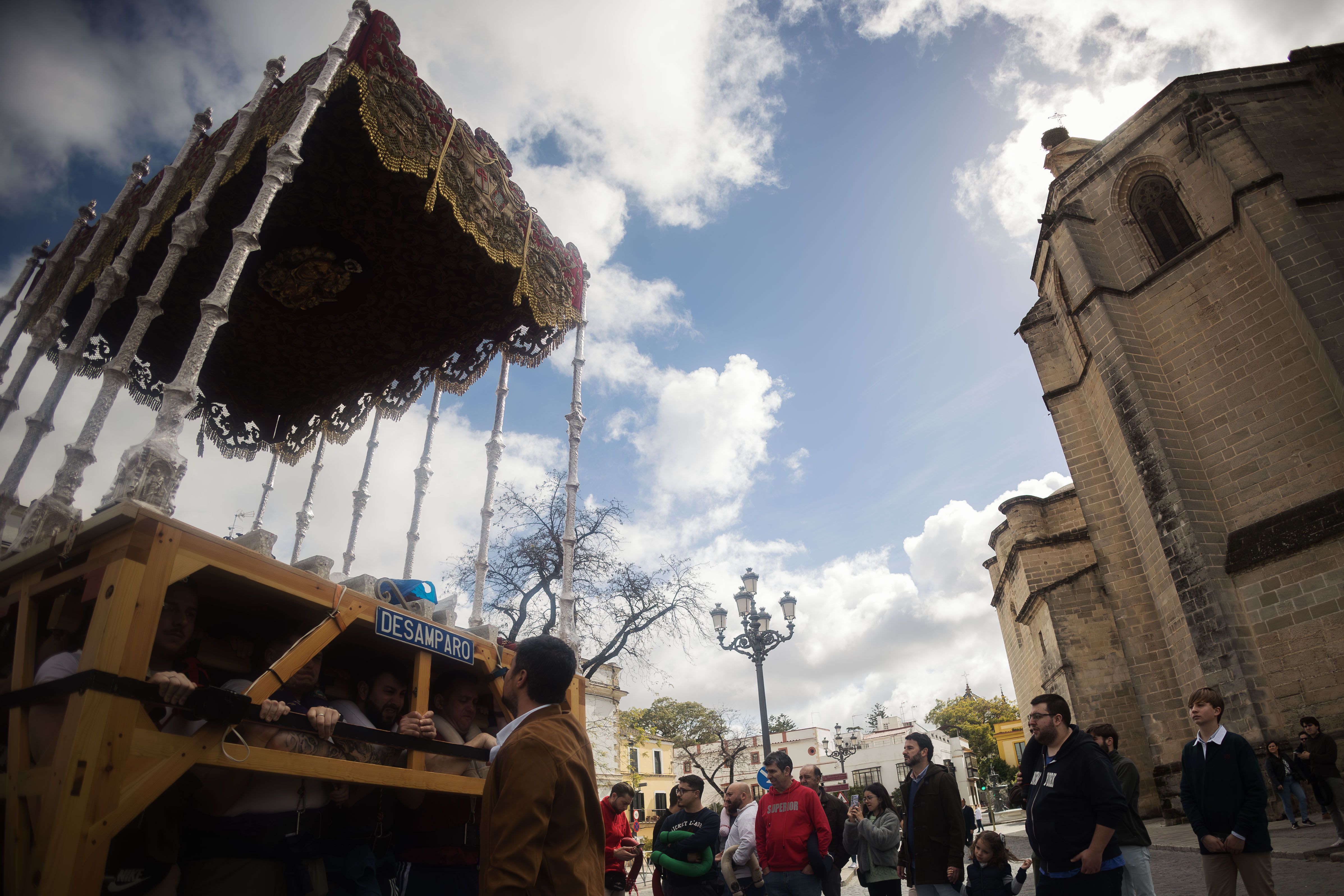 Ensayo del palio del Desamparo.