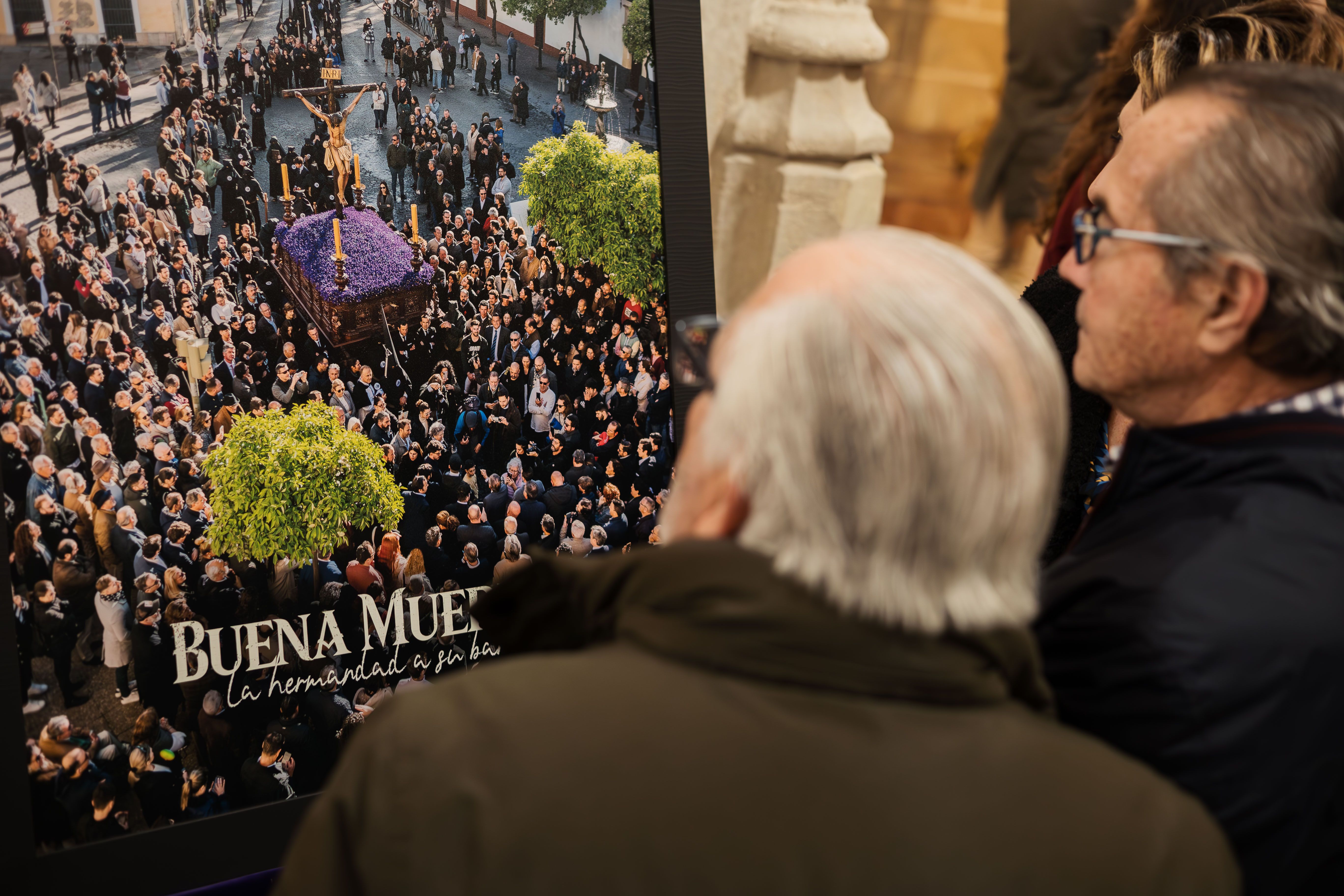 Veneración de la Hermandad de la Buena Muerte.
