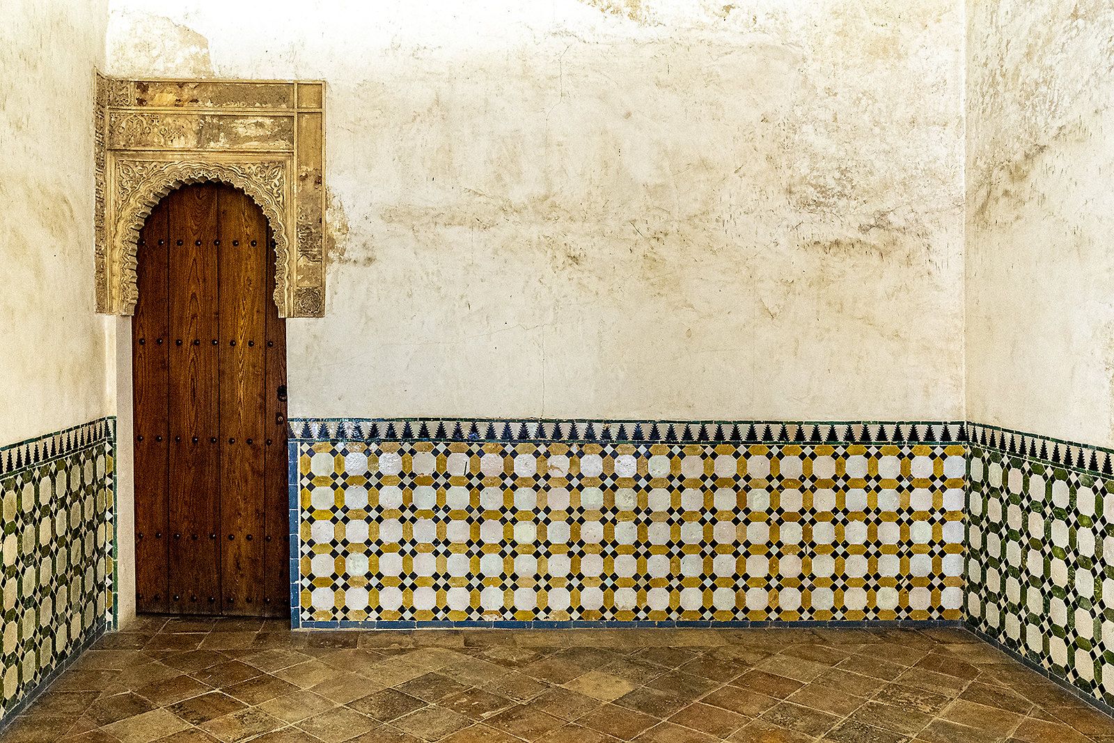 La sala de 'La Barca' en La Alhambra. Se cree que viene de la forma abovedada del techo y sin embargo proviene de 'baraka', Sala de las Bendiciones que se debía recibir antes del encuentor con el rey nazarí. Foto: Flickr de Ipomar47.
