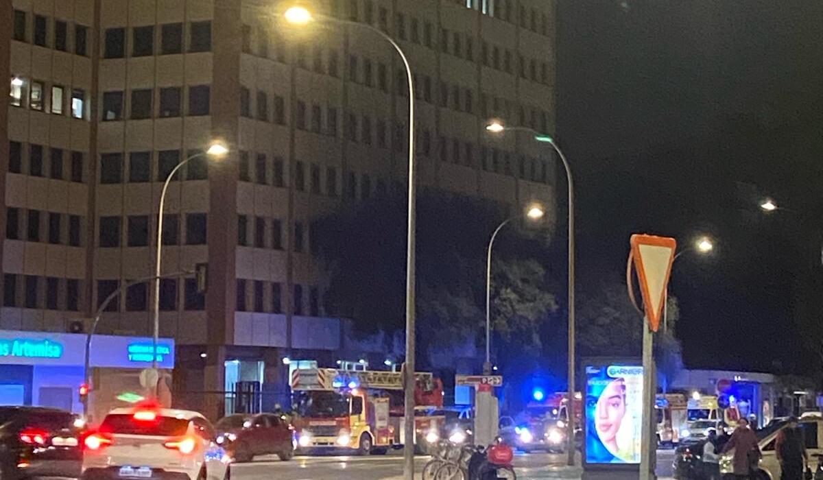 Bomberos, sanitarios y Policía en Los Remedios.