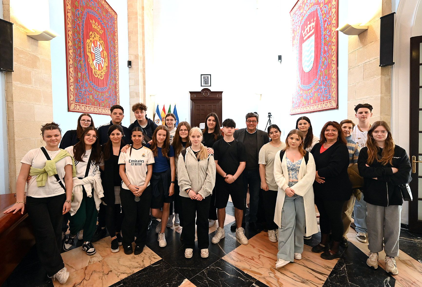 Un grupo de alumnos de 3º de ESO de Alemania, en el pleno de Jerez, en días pasados.