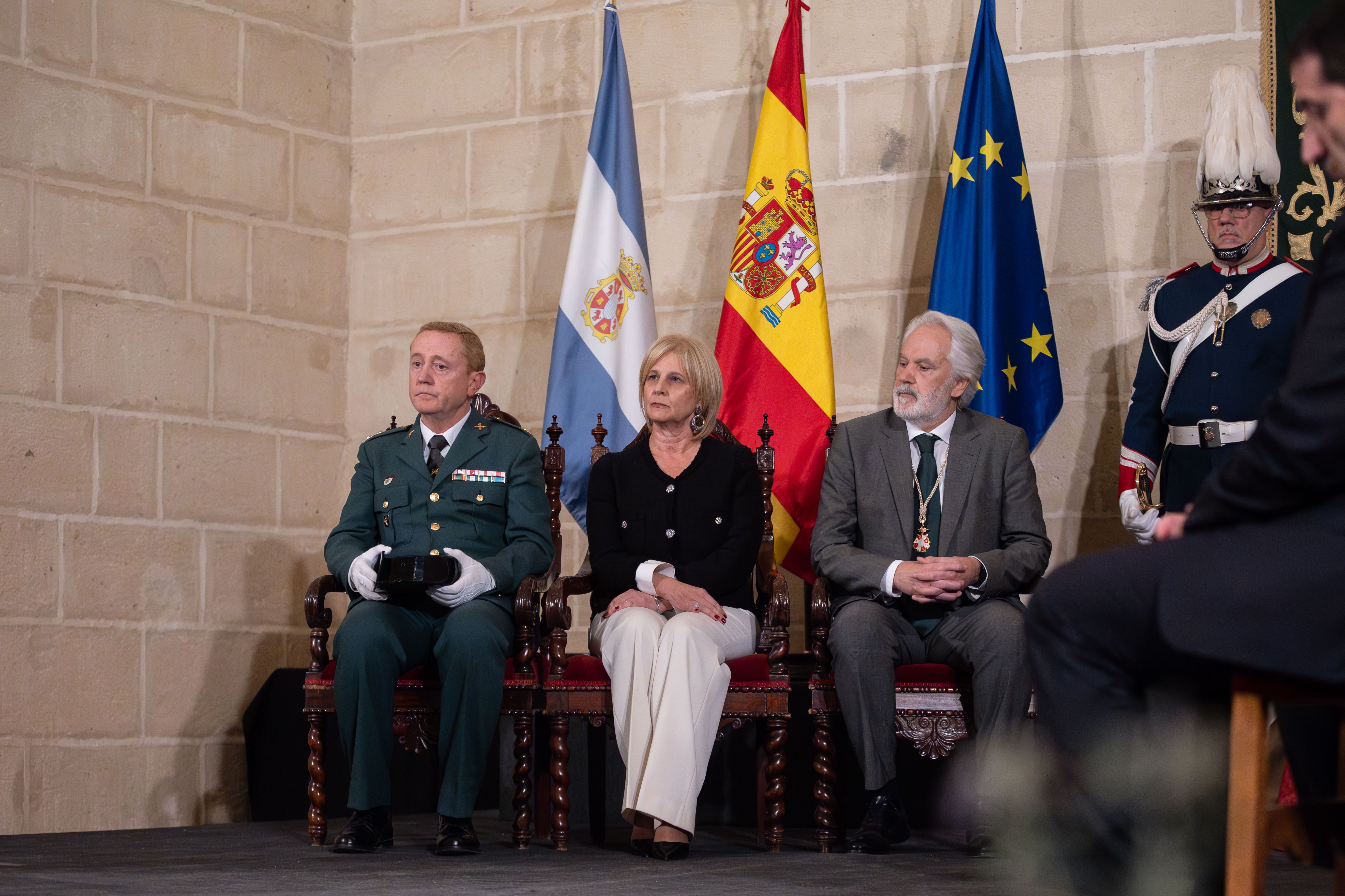 El homenaje del Ayuntamiento de Jerez a la Guardia Civil, en imágenes.