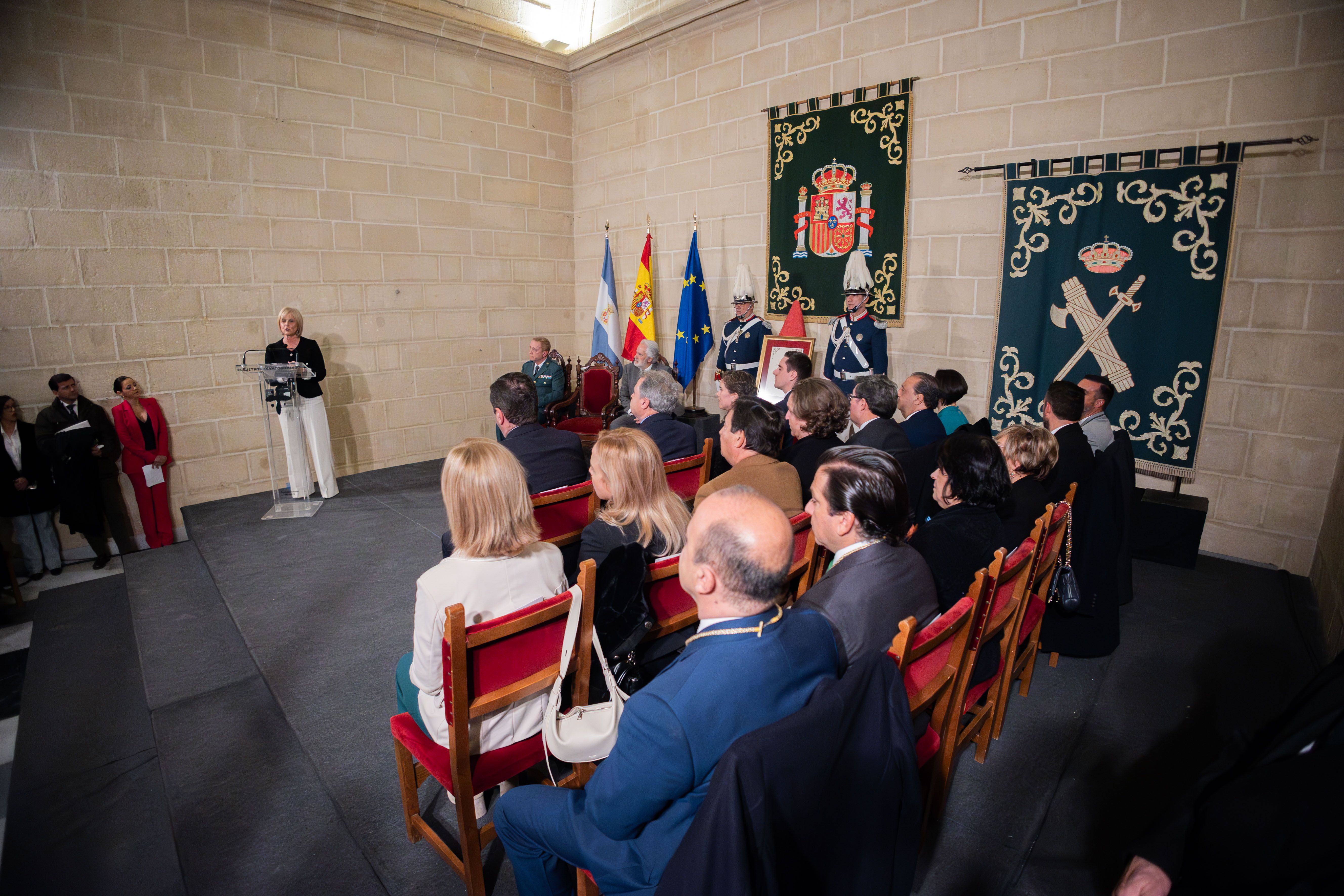 El homenaje del Ayuntamiento de Jerez a la Guardia Civil, en imágenes.
