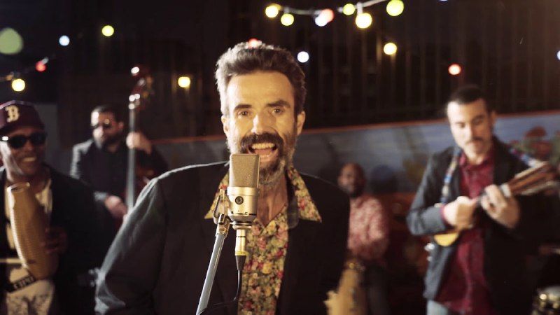Pau Donés, en el videoclip de su última canción.