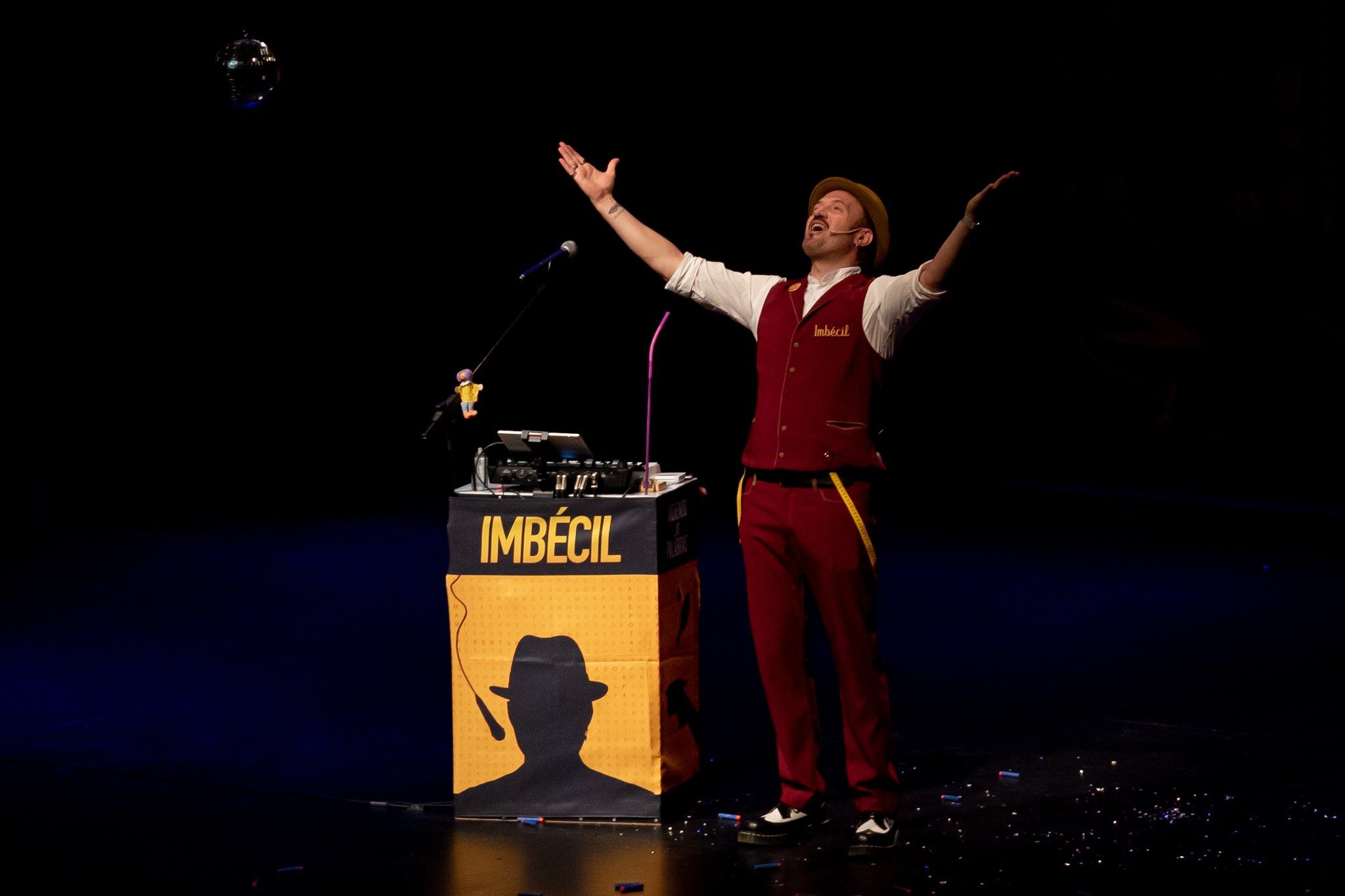 Álex O’ Dogherty presenta este viernes en el Teatro Moderno de Chiclana su monólogo 'Imbécil'.