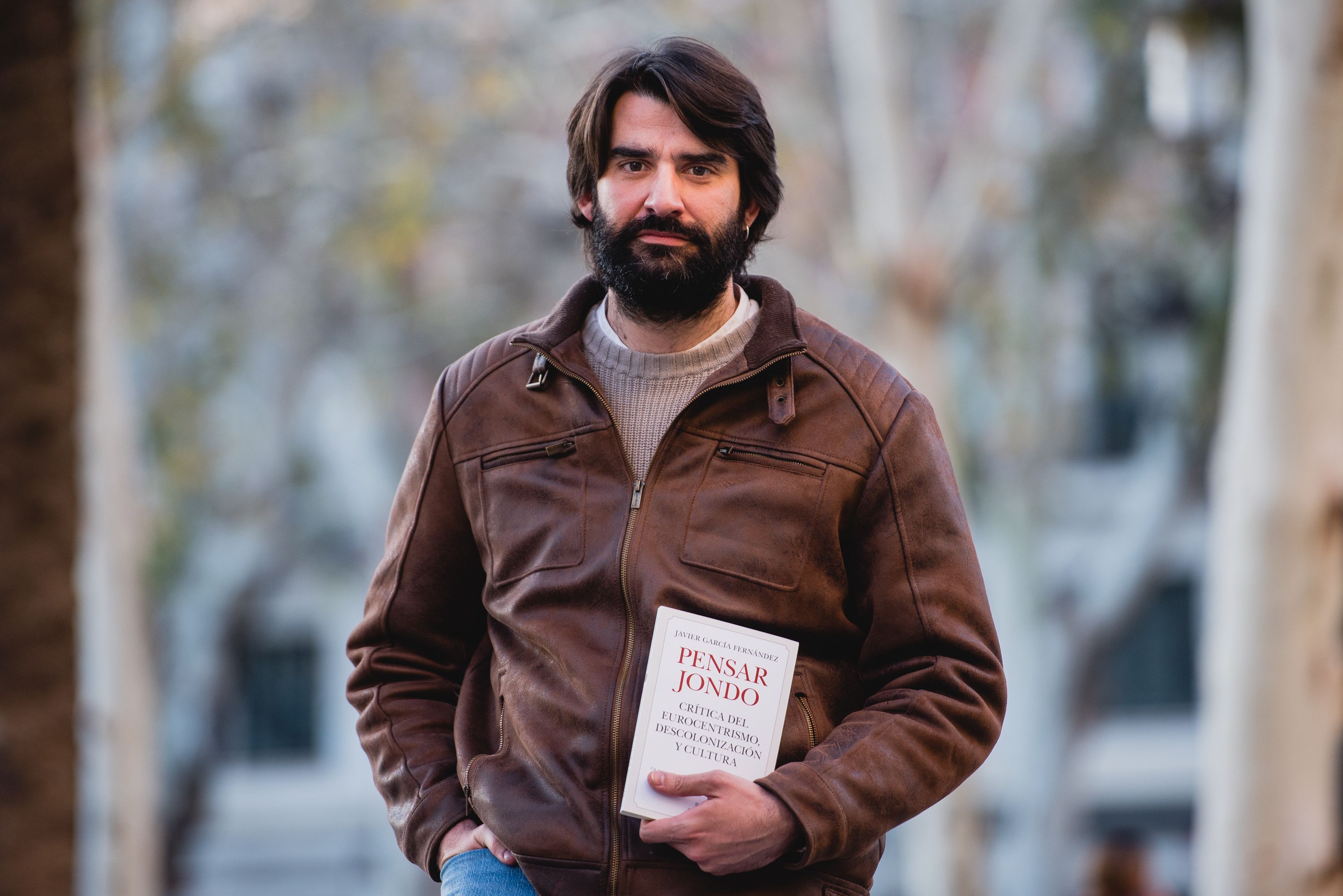 Javier García Fernández, en Sevilla, tras la charla. 