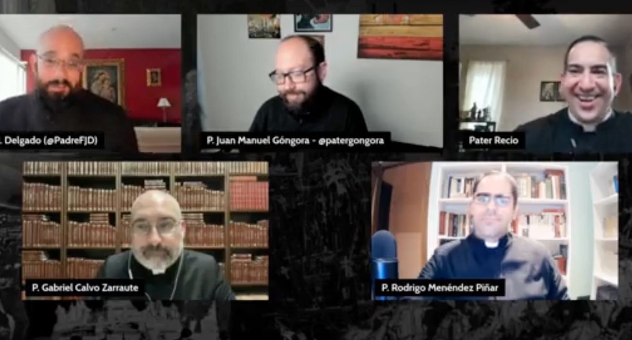 Varios de los curas que han confesado que rezan para que el Papa Francisco "pueda ir al cielo cuanto antes".