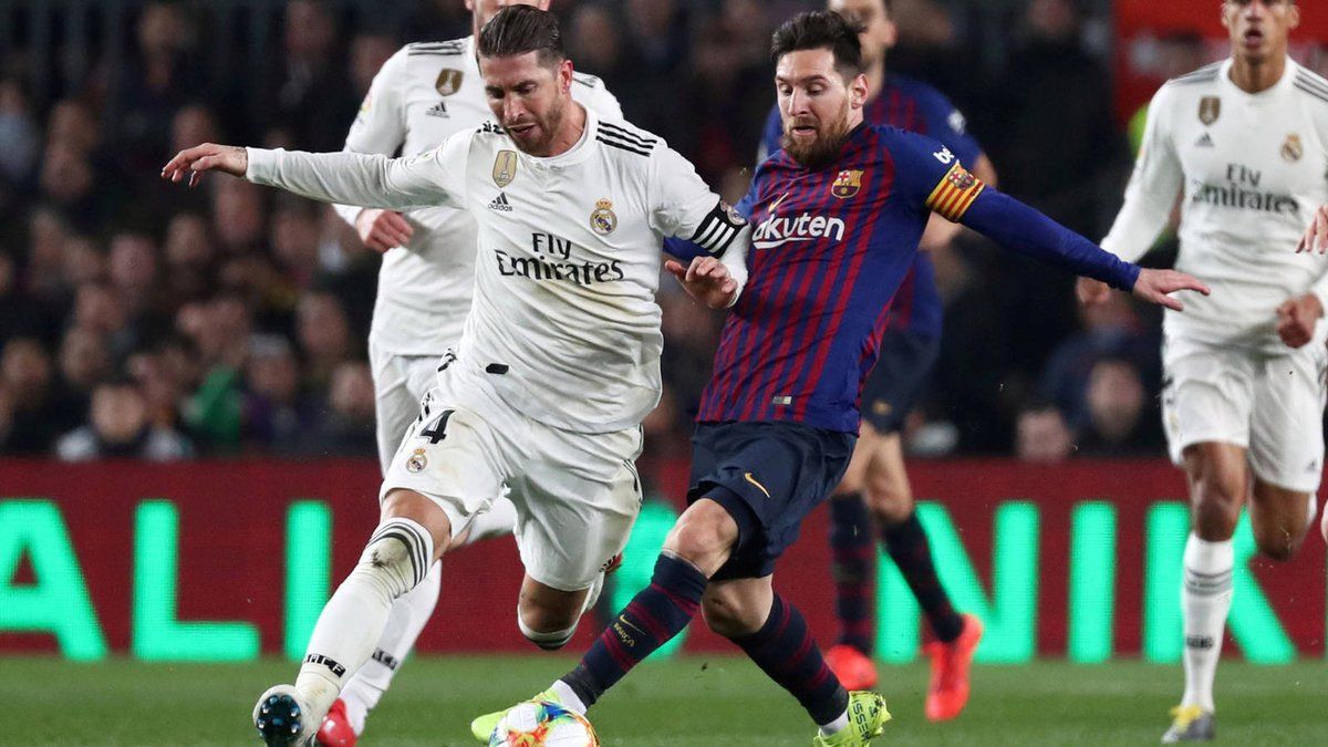 Sergio Ramos y Messi en un Clásico entre Real Madrid y Barcelona. FOTO: EUROPA PRESS
