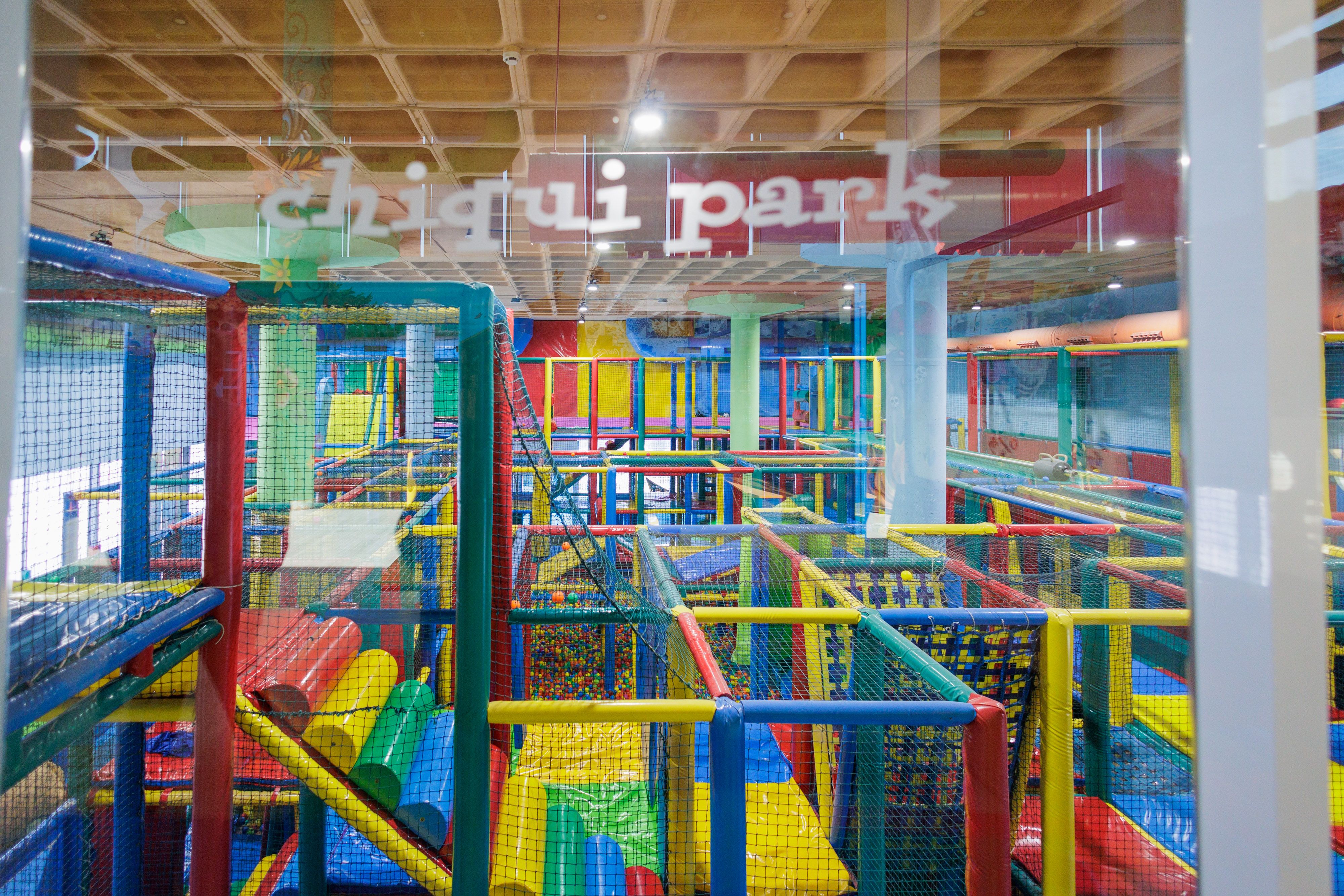 Interior del parque infantil en Cádiz.