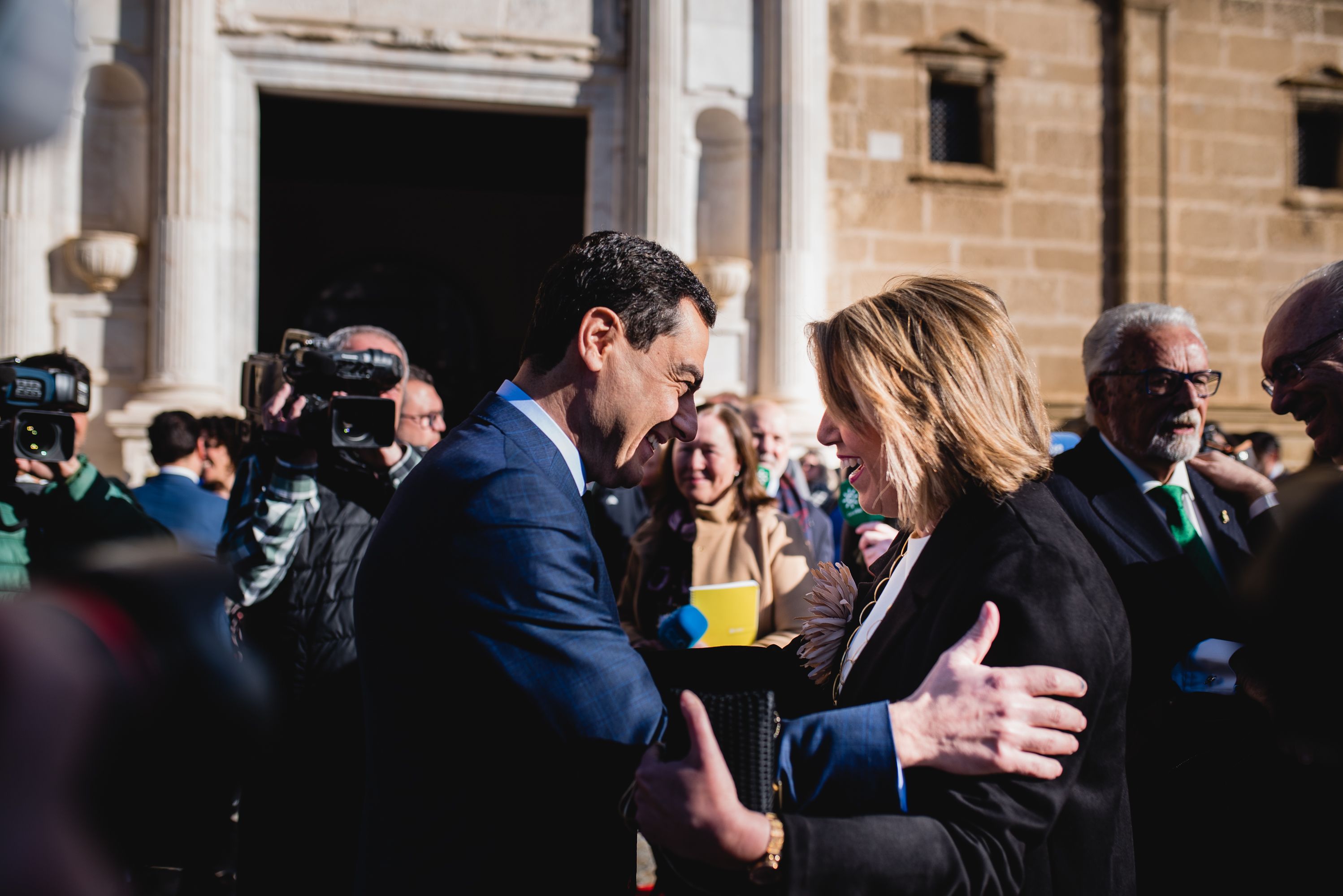 Susana Díaz y Juanma Moreno en el Parlamento de Andalucía.