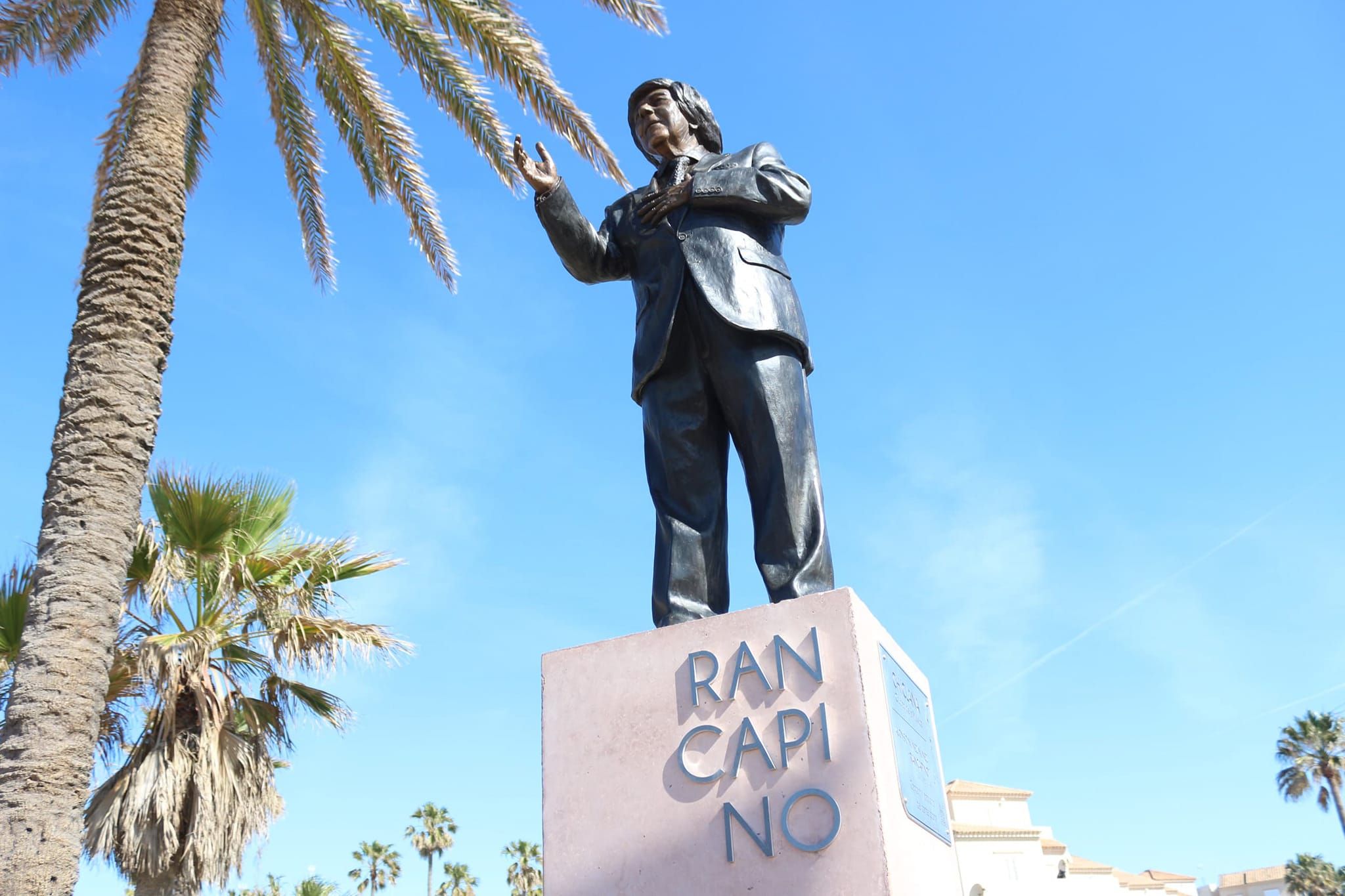 429908165 786777960153915 1617995829093735113 n