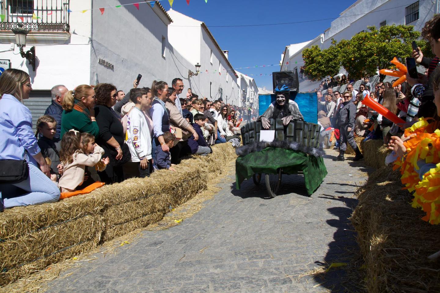 La carrera de los autos locos de Medina Sidonia, en imágenes.