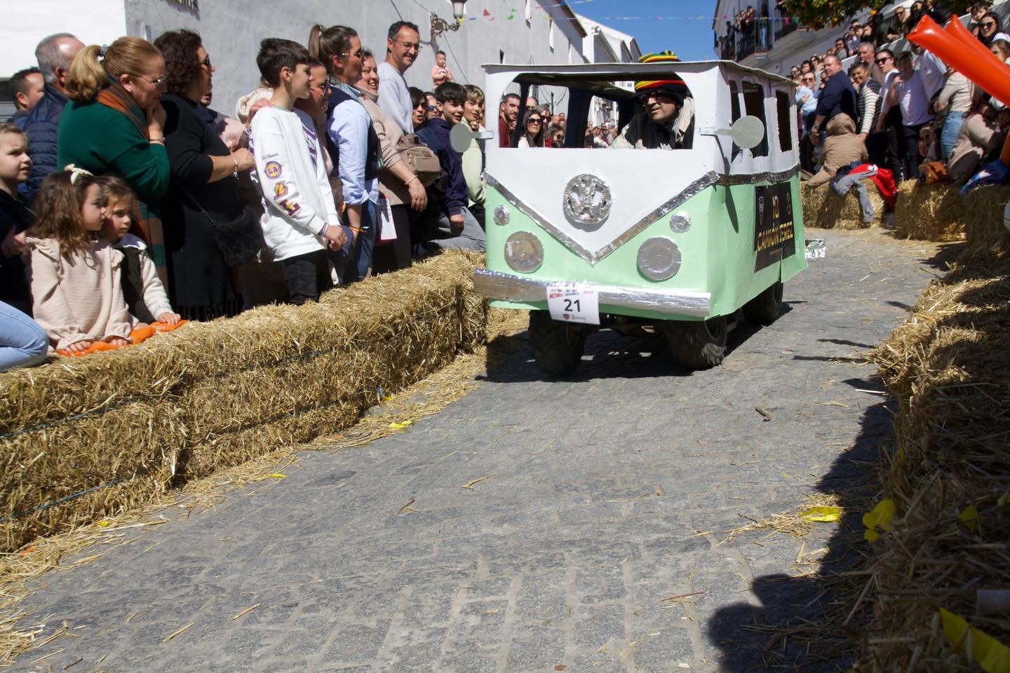 La carrera de los autos locos de Medina Sidonia, en imágenes.