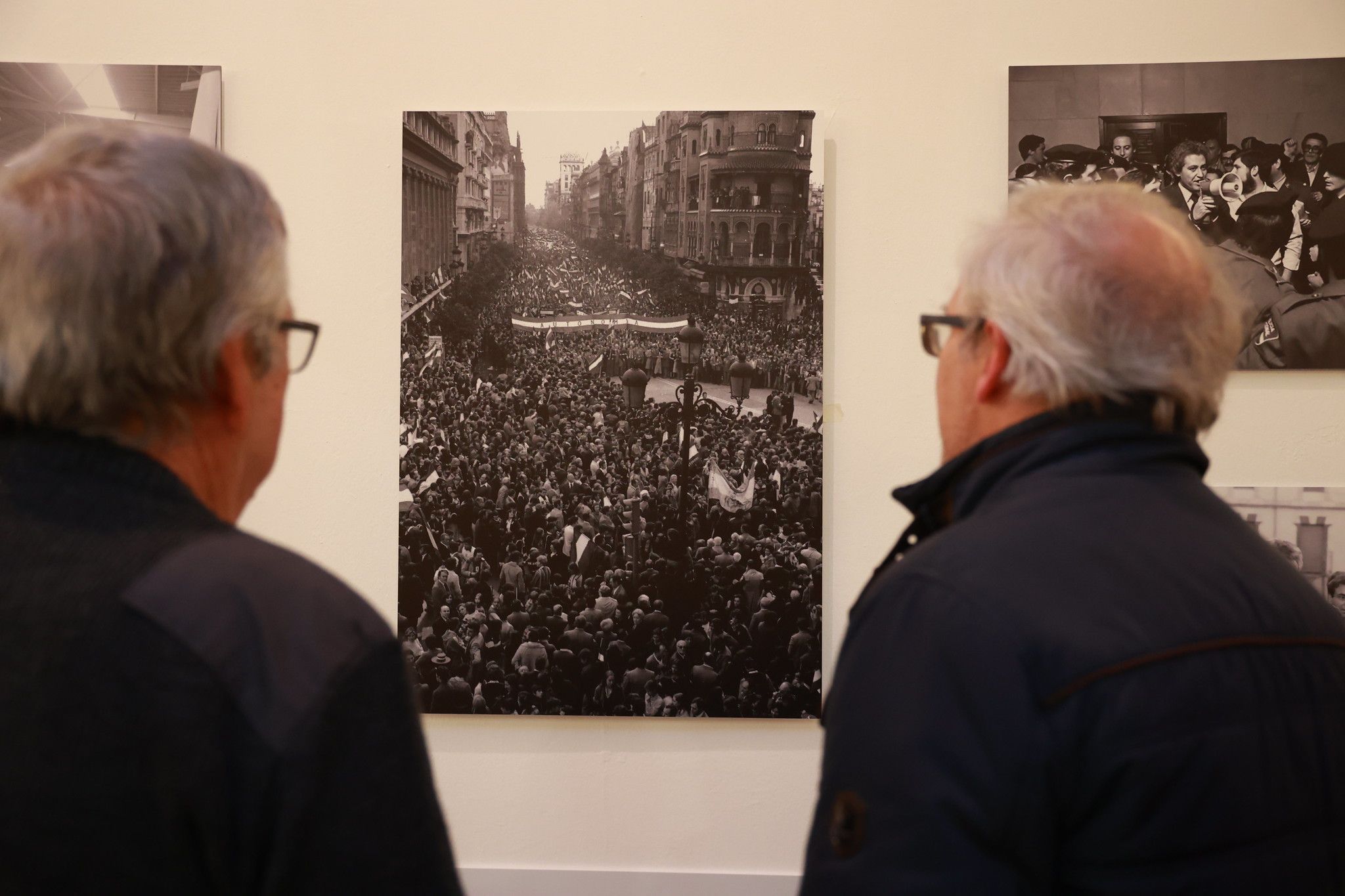 La inauguración de la exposición de Juliá sobre Escuredo, en imágenes.