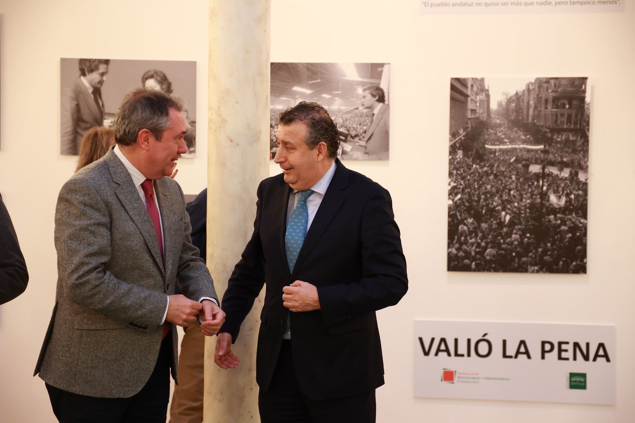 La inauguración de la exposición de Juliá sobre Escuredo, en imágenes.
