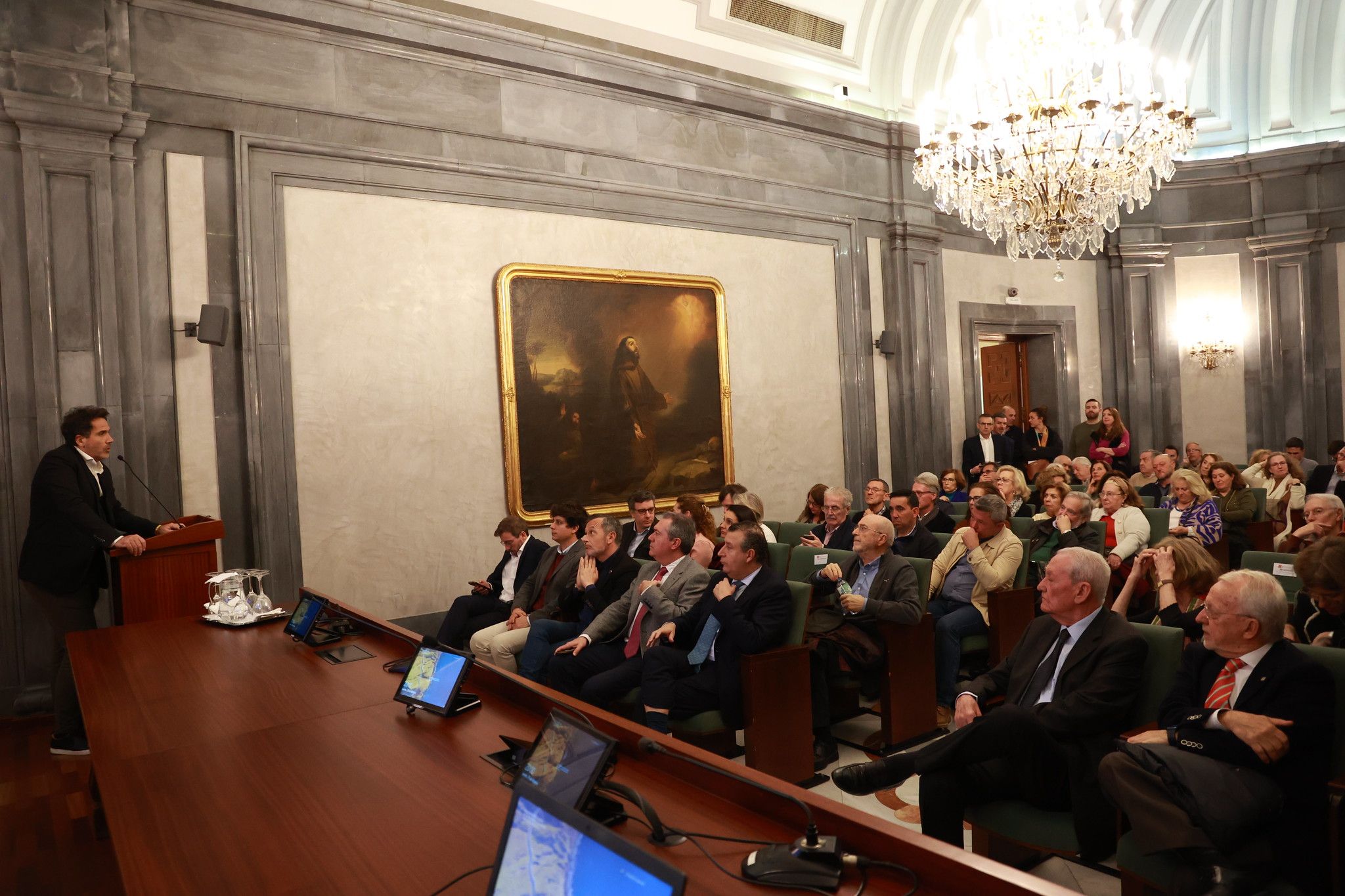 La inauguración de la exposición de Juliá sobre Escuredo, en imágenes.