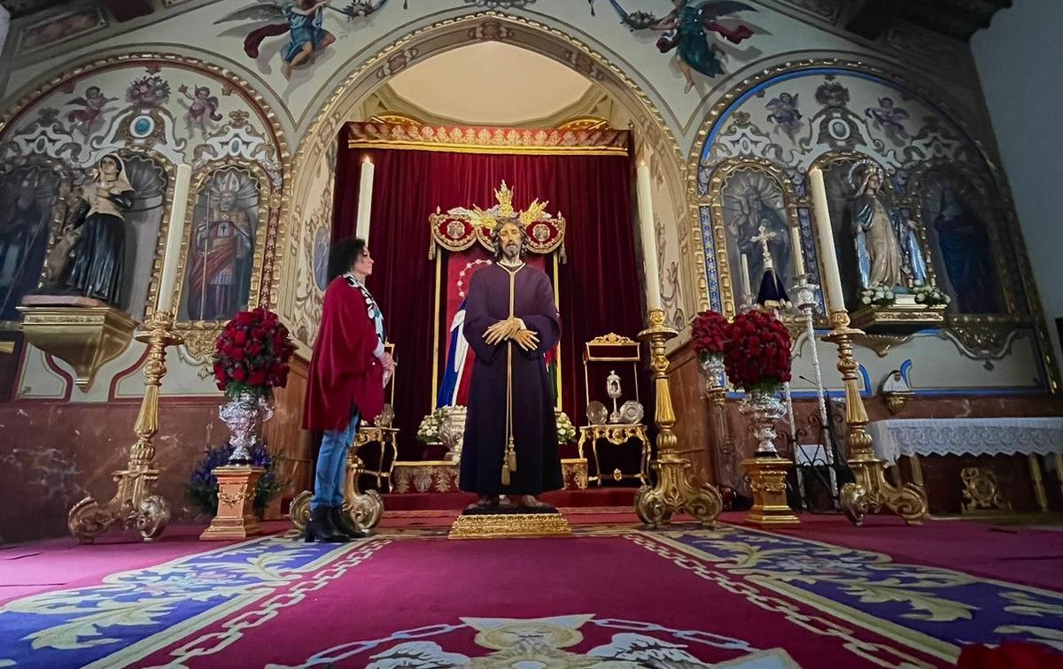 Imagen del besamanos en Santa Genoveva.