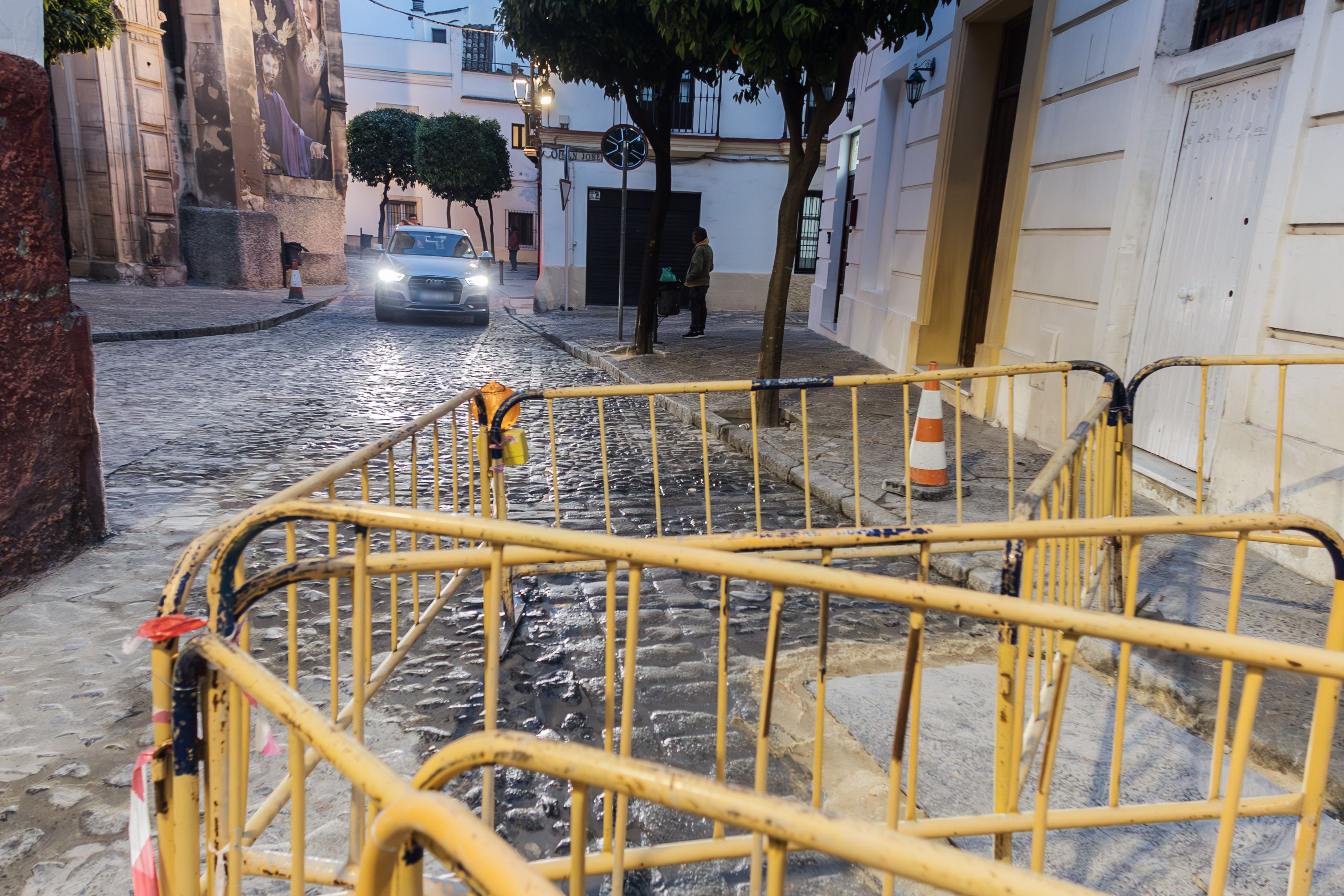 Calle cortada por obras en San Marcos.