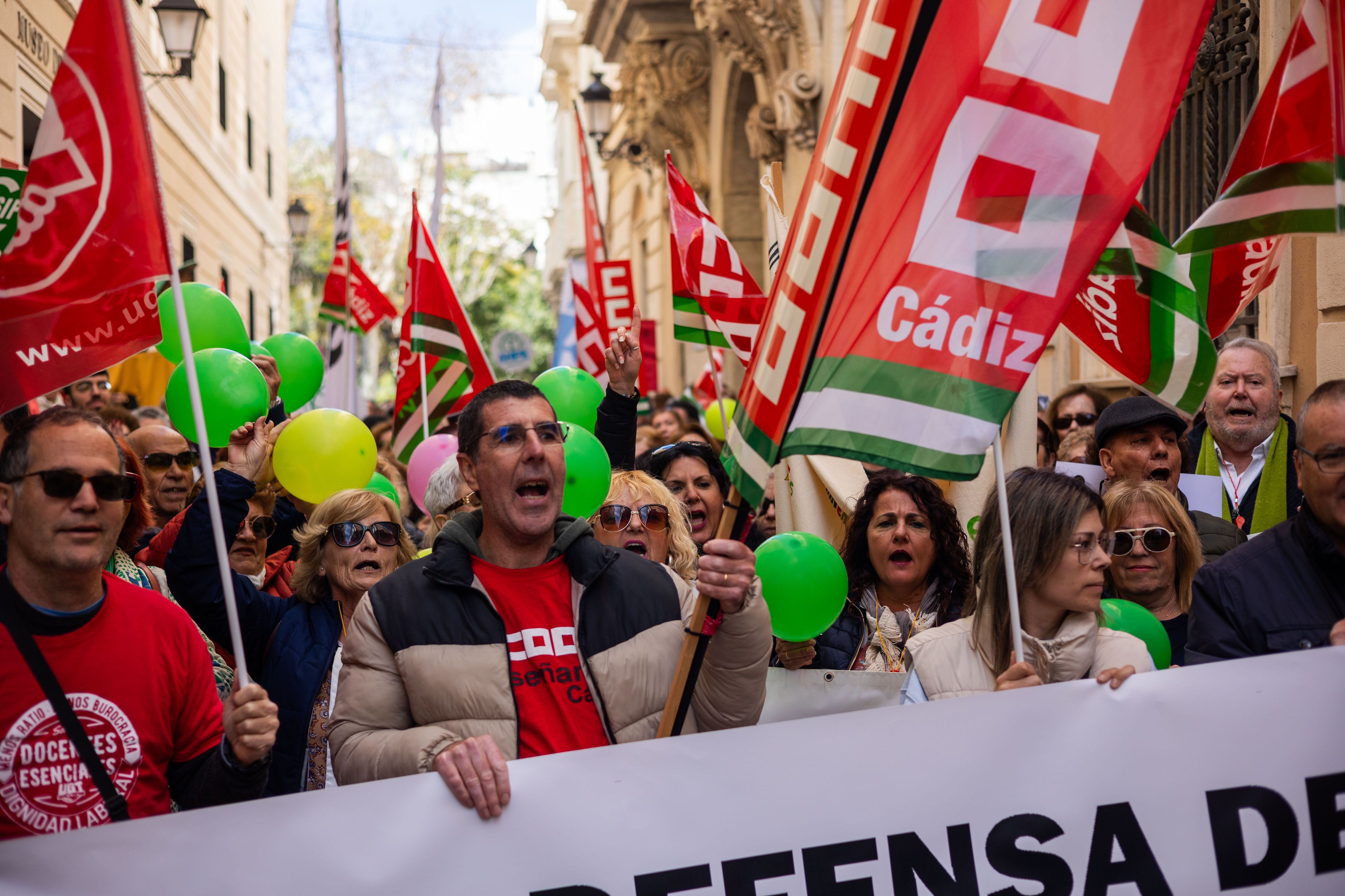 Concentración en defensa por la educación permanente