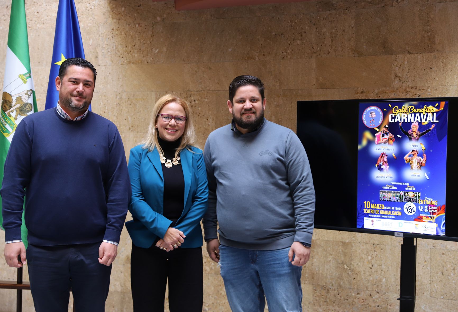 El alcalde, la delegada y el padre de Martín en la presentación de la gala. El alcalde, la delegada y el padre de Martín en la presentación de la gala.
