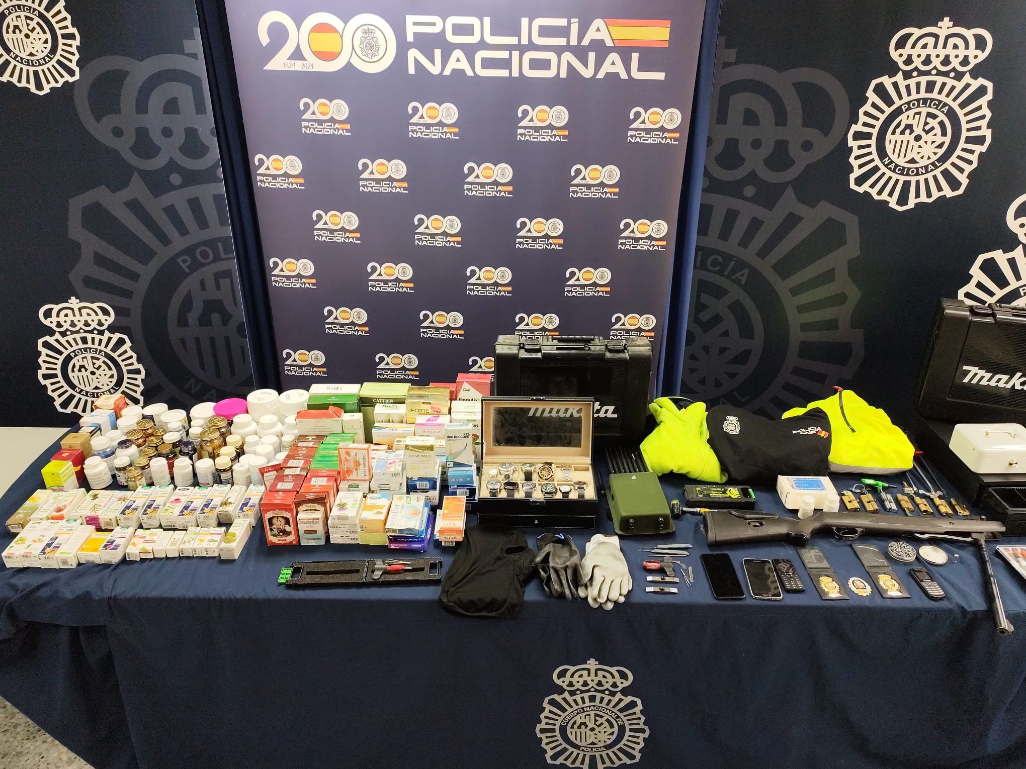 El material incautado al grupo que cometió la ola de robos en Sevilla.