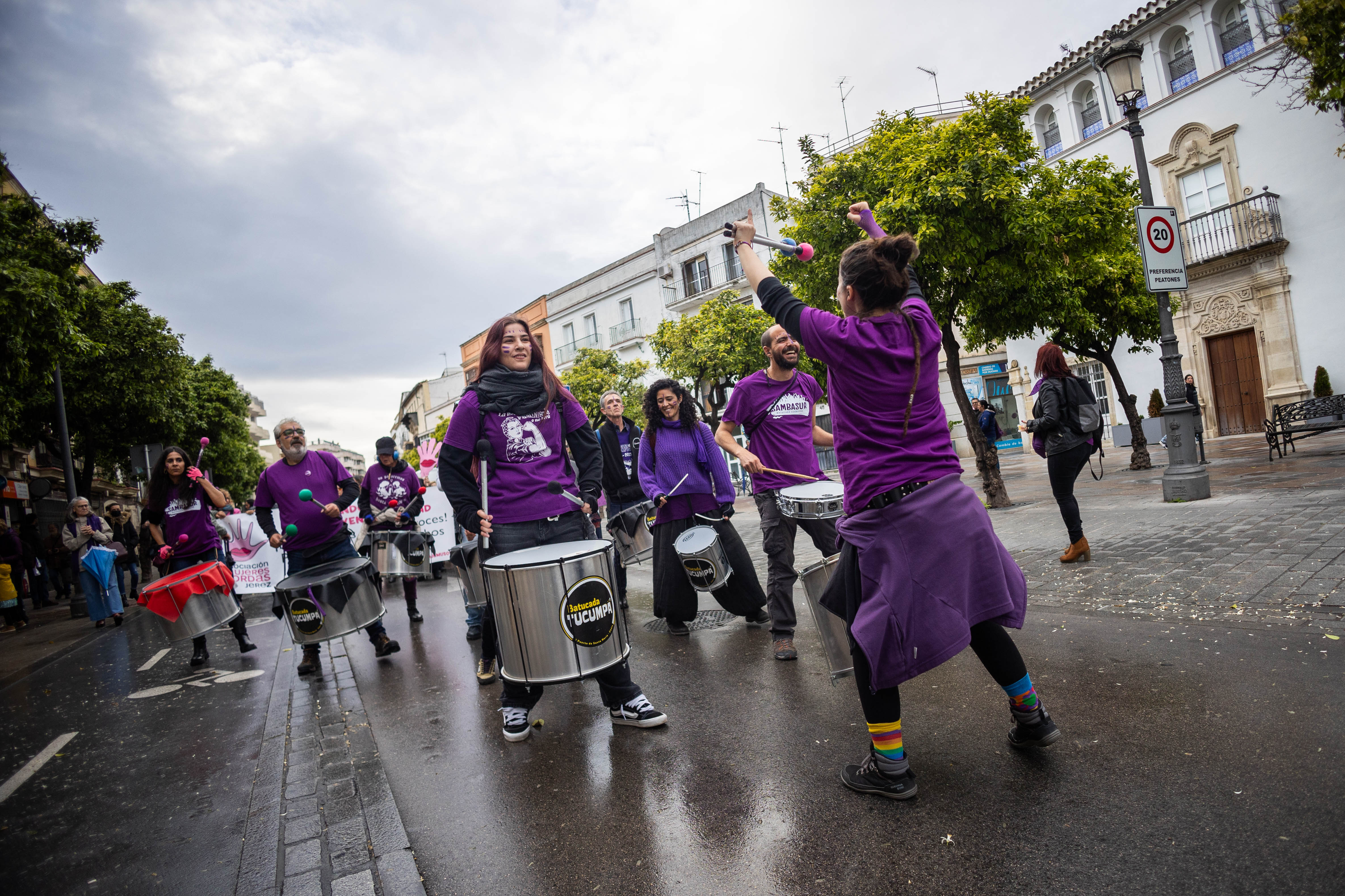Así ha sido la marcha por el 8M en Jerez