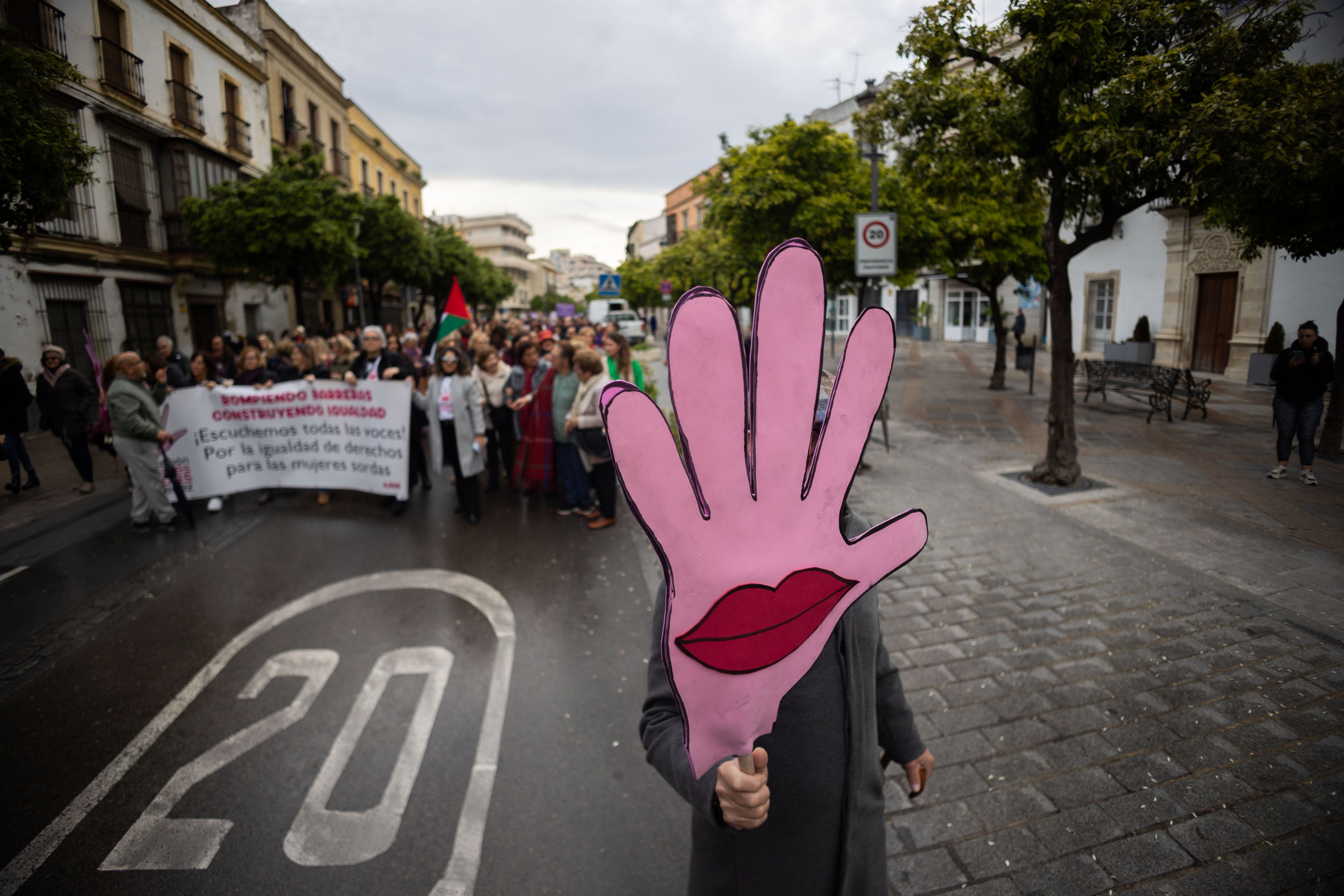 Así ha sido la marcha por el 8M en Jerez