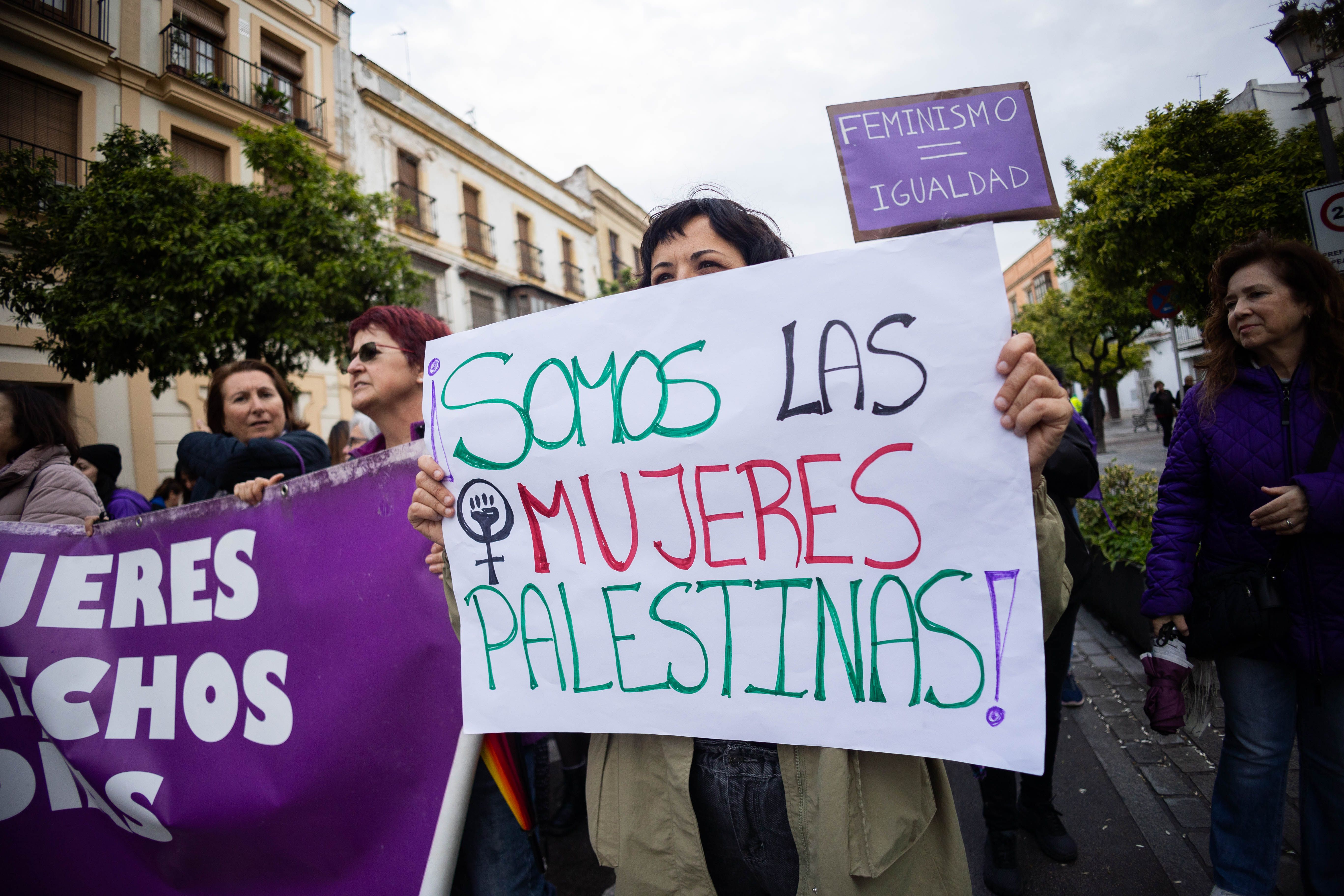 Así ha sido la marcha por el 8M en Jerez