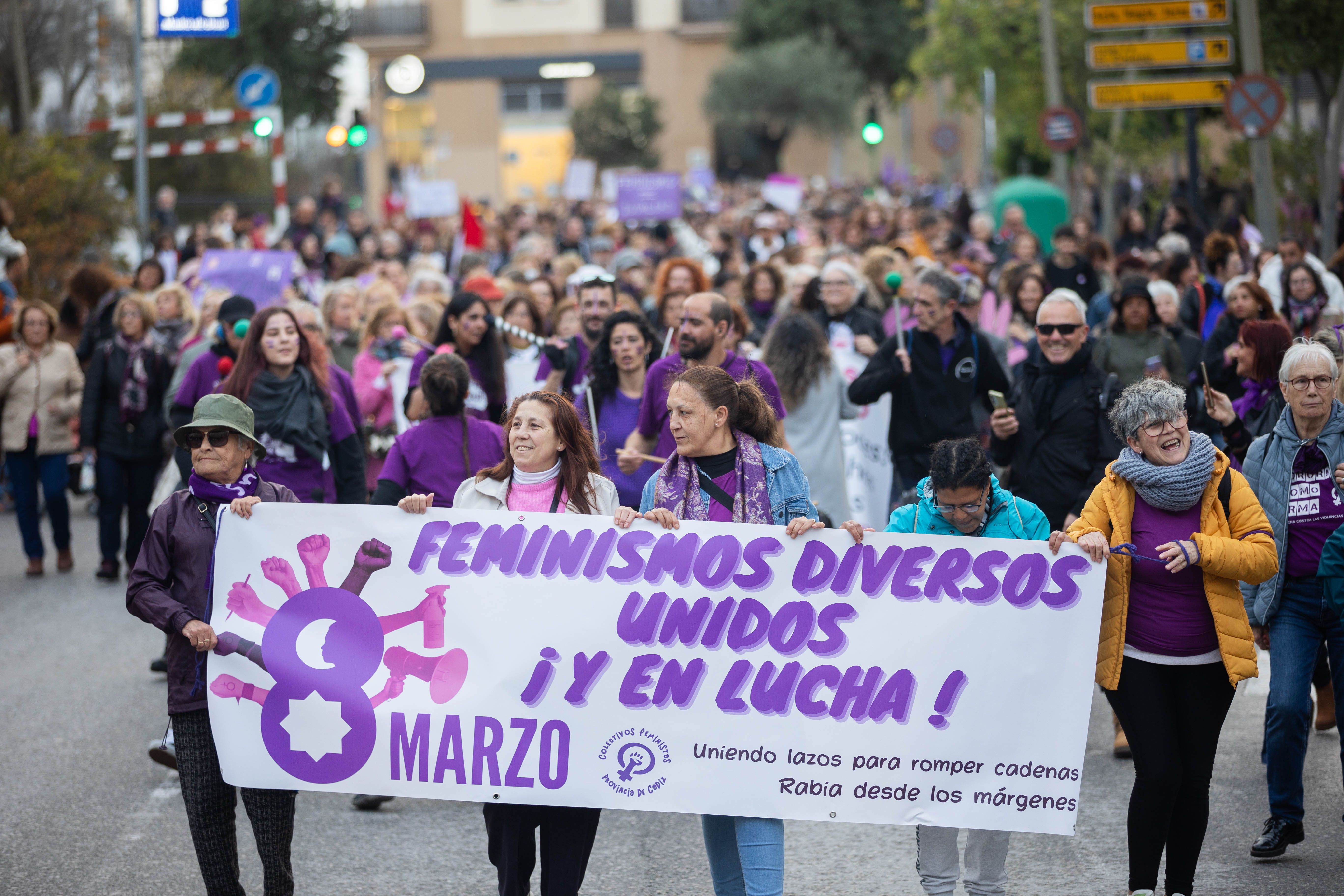 Así ha sido la marcha por el 8M en Jerez