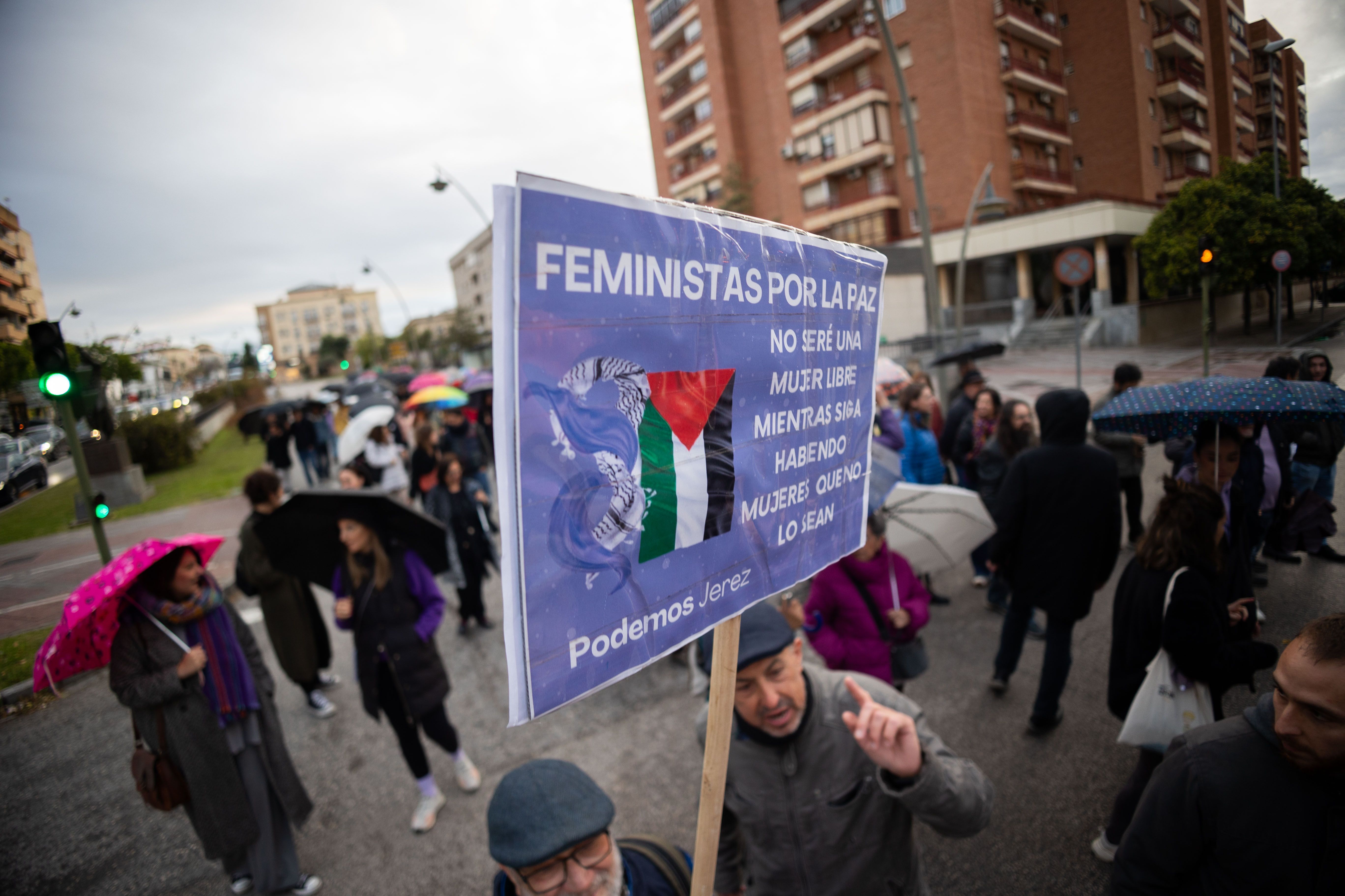Así ha sido la marcha por el 8M en Jerez