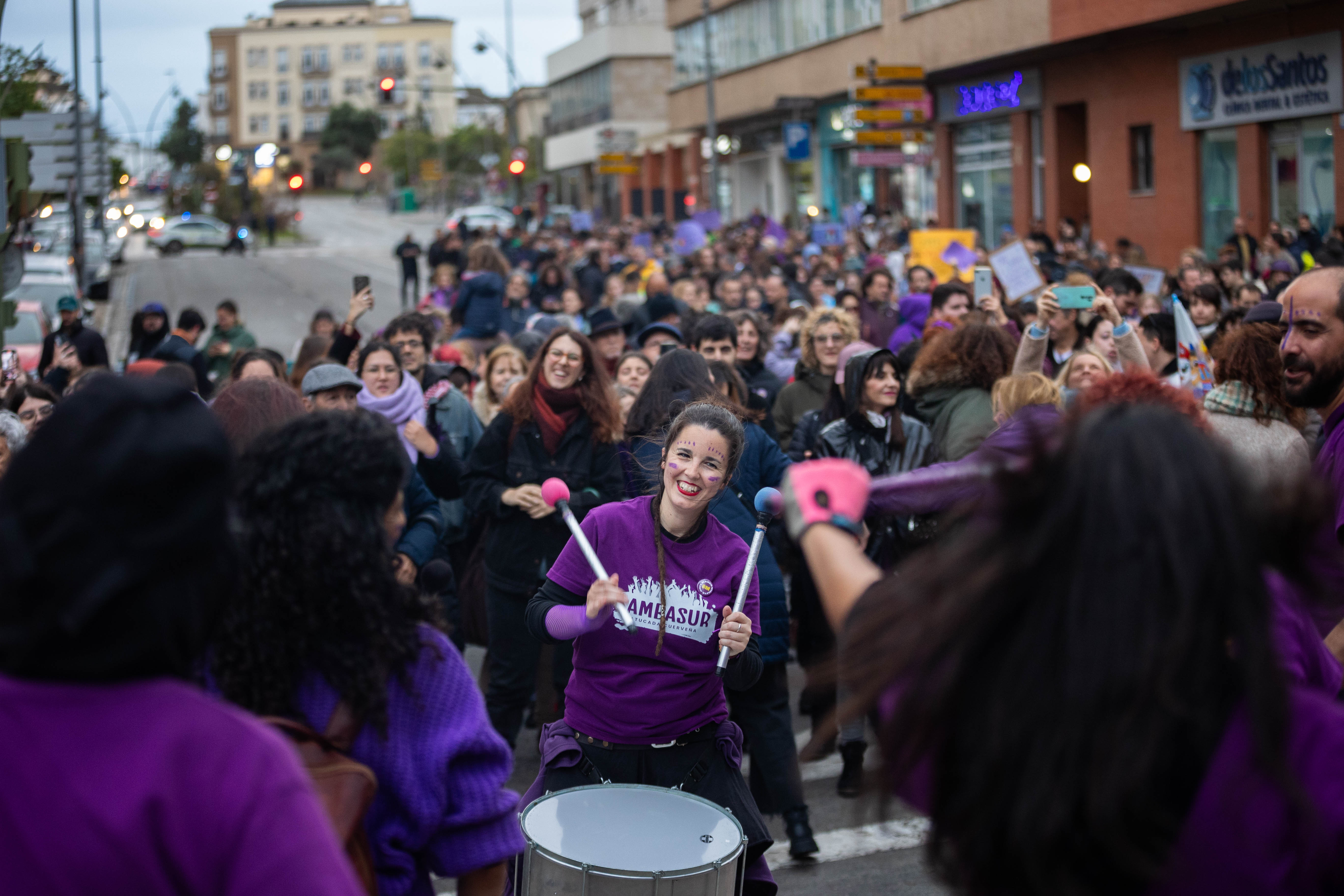Así ha sido la marcha por el 8M en Jerez