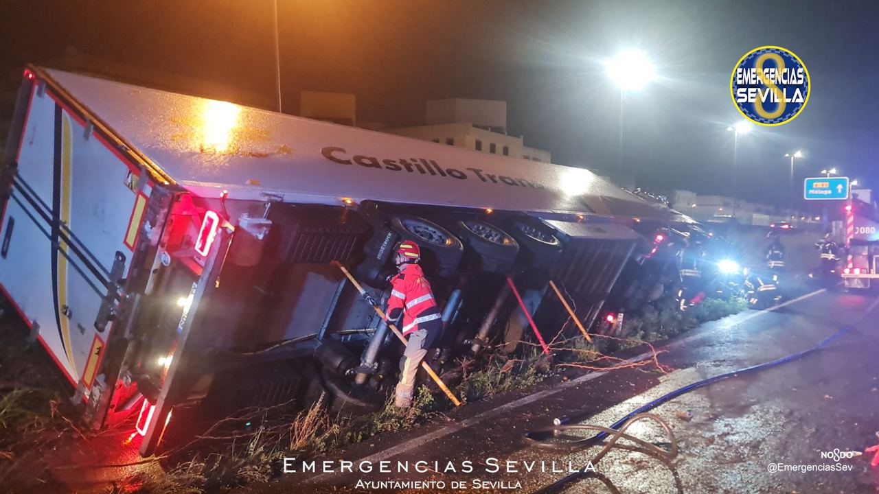 Imagen del accidente difundida por Emergencias Sevilla.
