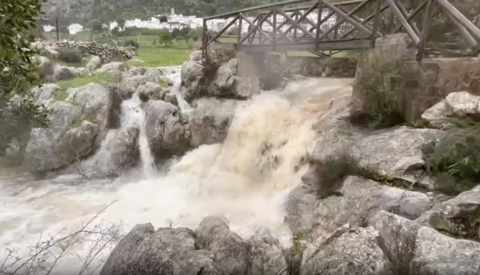 El pueblo de la Sierra de Cádiz que bate récords de precipitaciones: 158 litros en un día en Villaluenga.