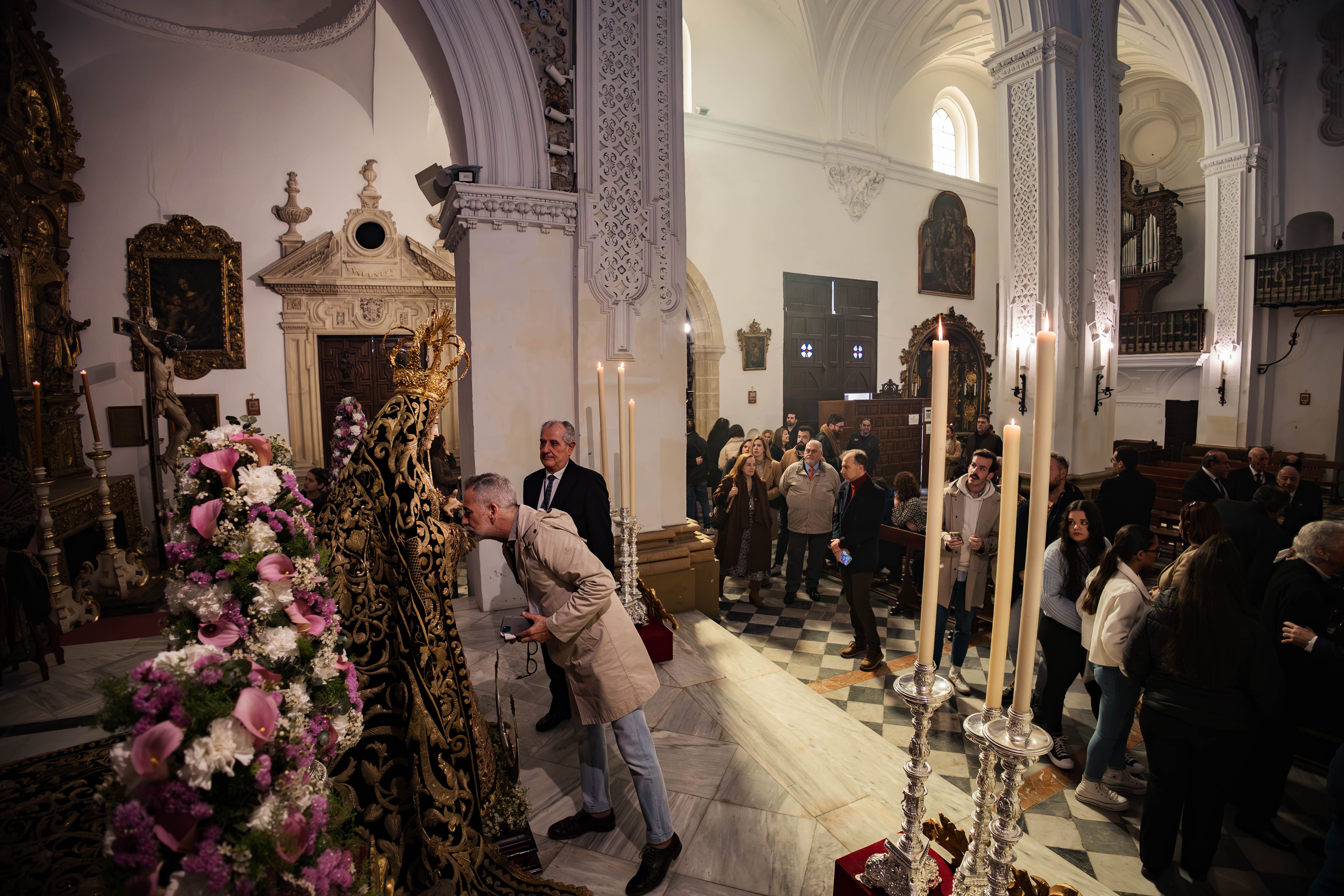 Besamanos de María Santísima de los Dolores