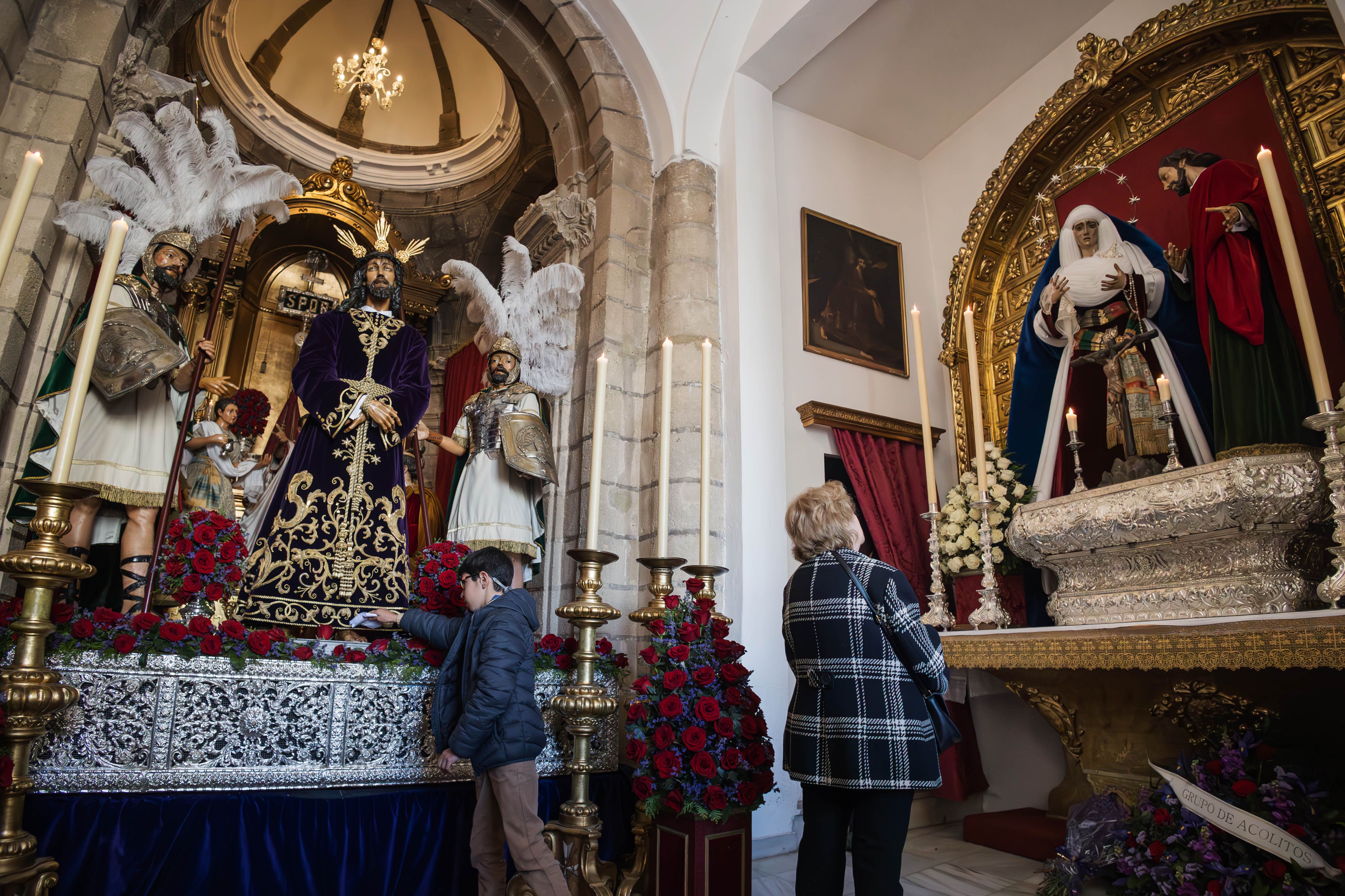 Besapiés de Nuestro Padre Jesús de La Sentencia y  Humildad 